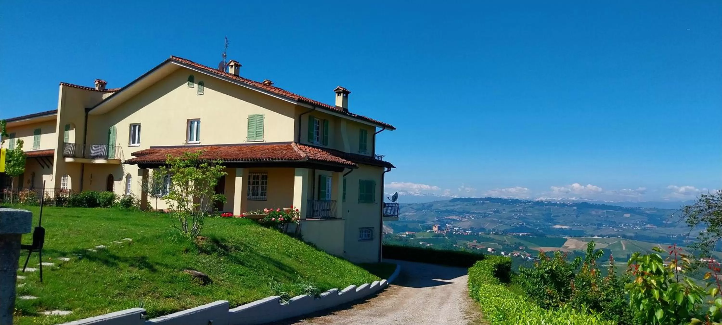 Property building in Villa Bellavista Alba, B&B