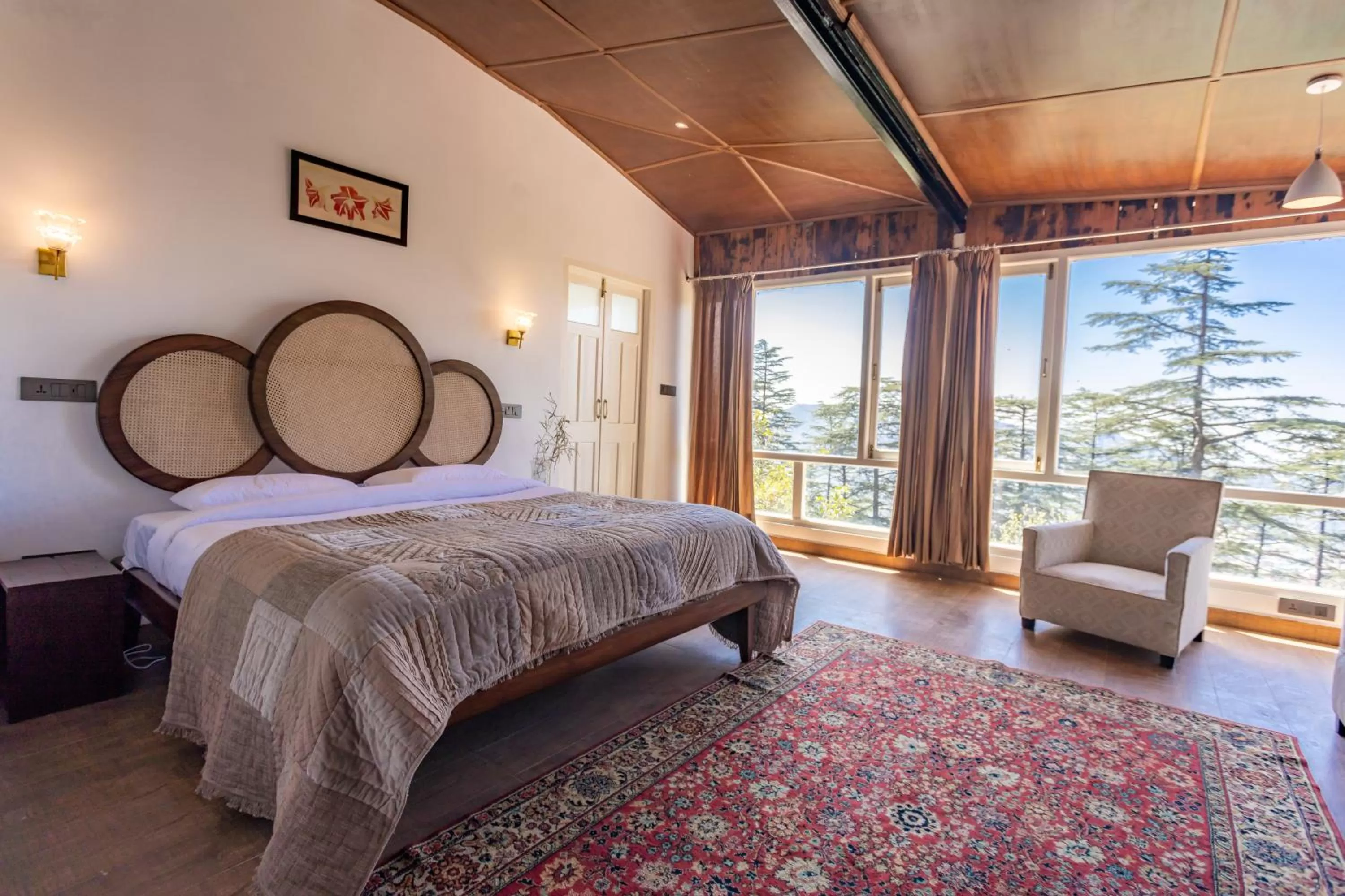 Photo of the whole room, Bed in Seclude Shimla, Taraview