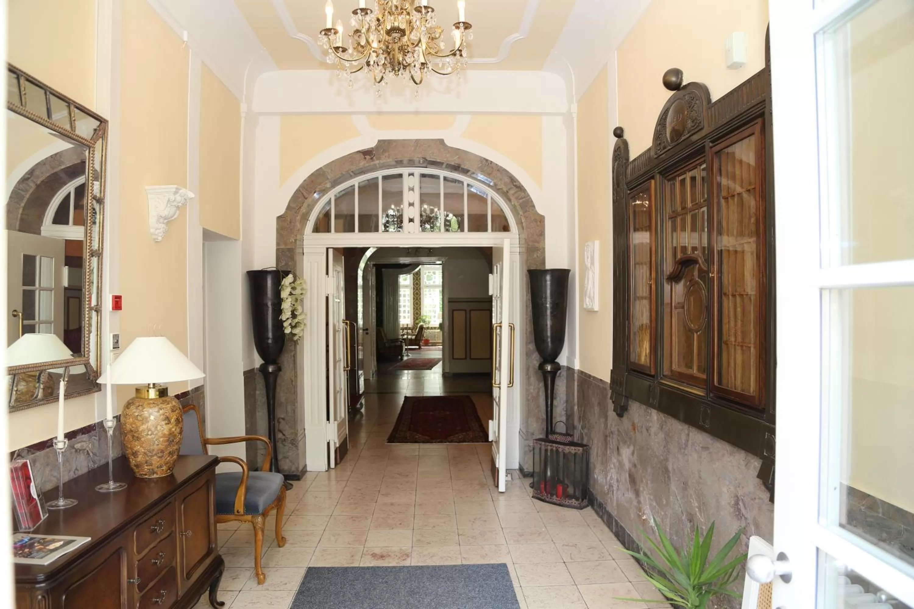 Lobby or reception in Villa Thea Hotel am Rosengarten