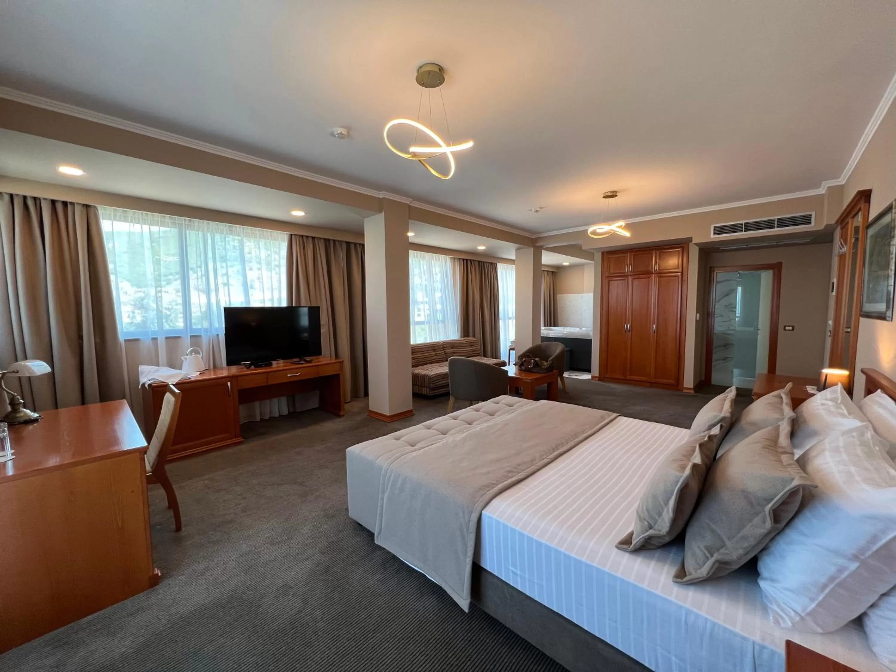 Photo of the whole room, Bed in Hotel Millennium