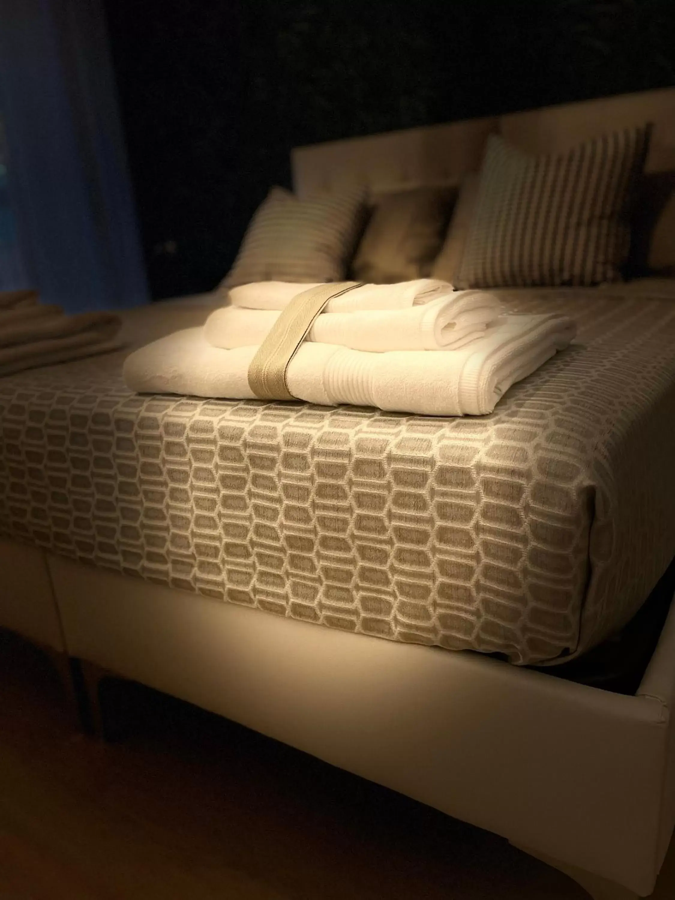 Large Double Room in Carducci 83 Large Double Room in Carducci 83