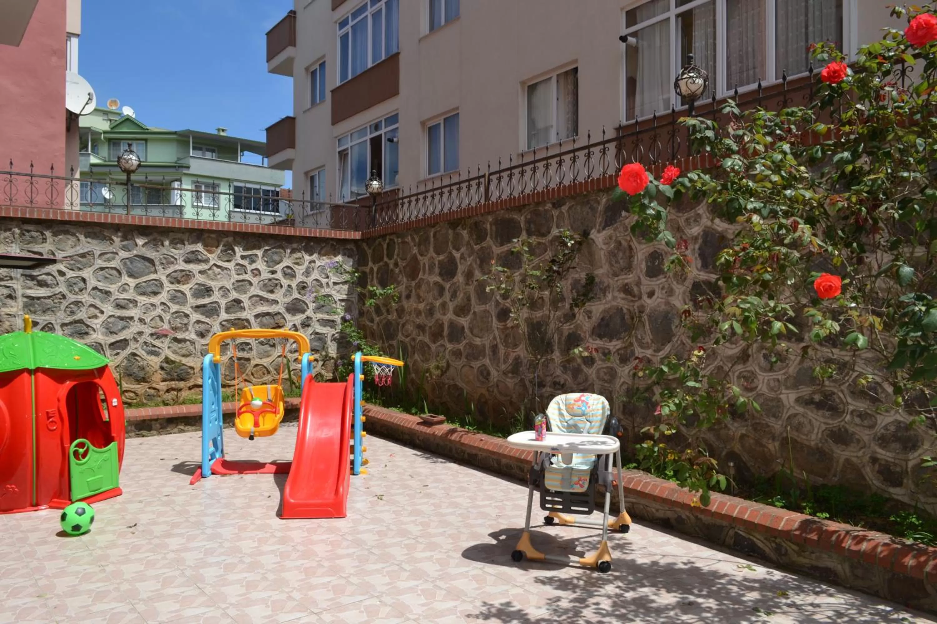 Children play ground, Children's Play Area in The Twins Apartmens