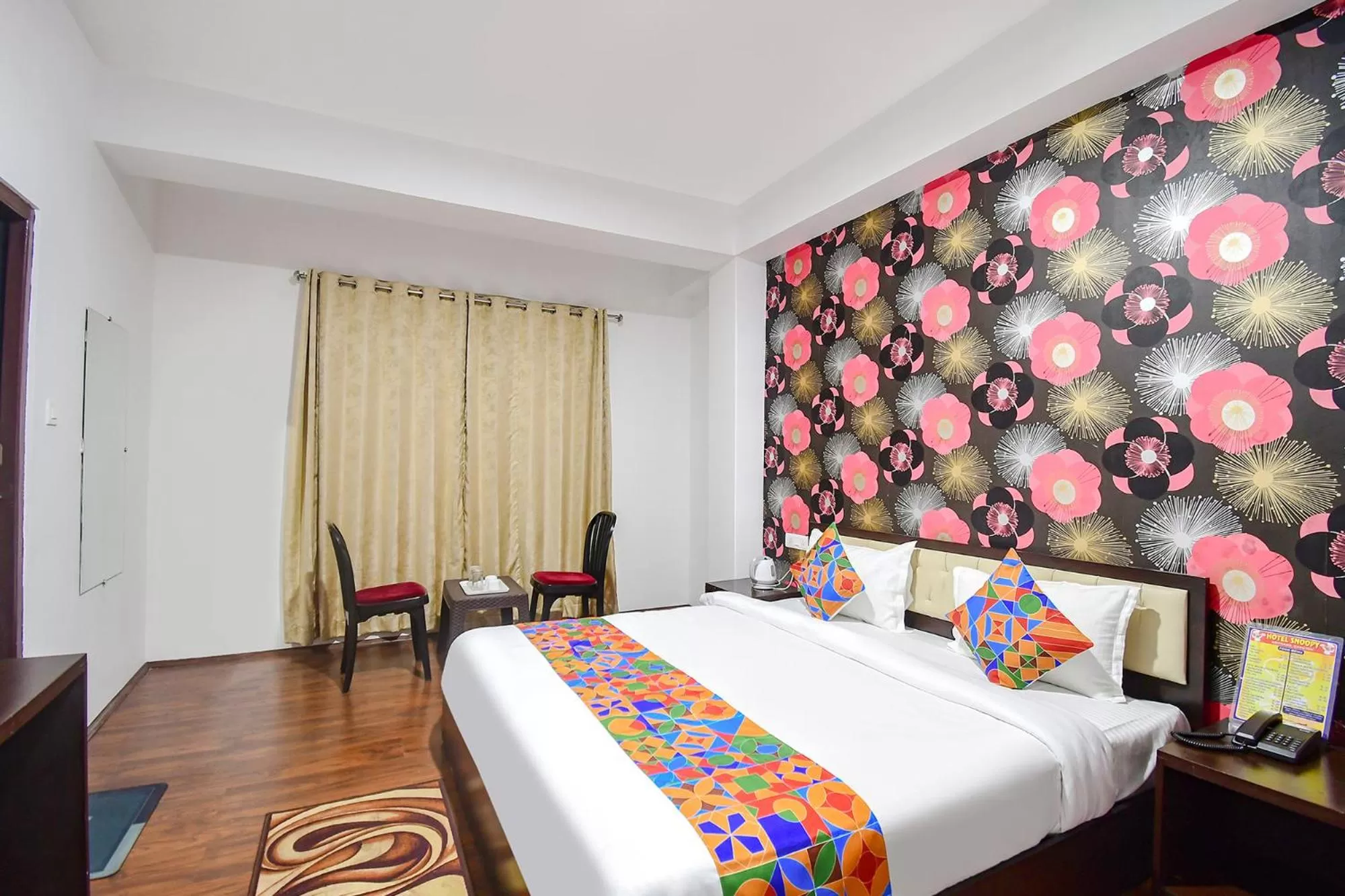 Living room, Bed in FabHotel Snoopy