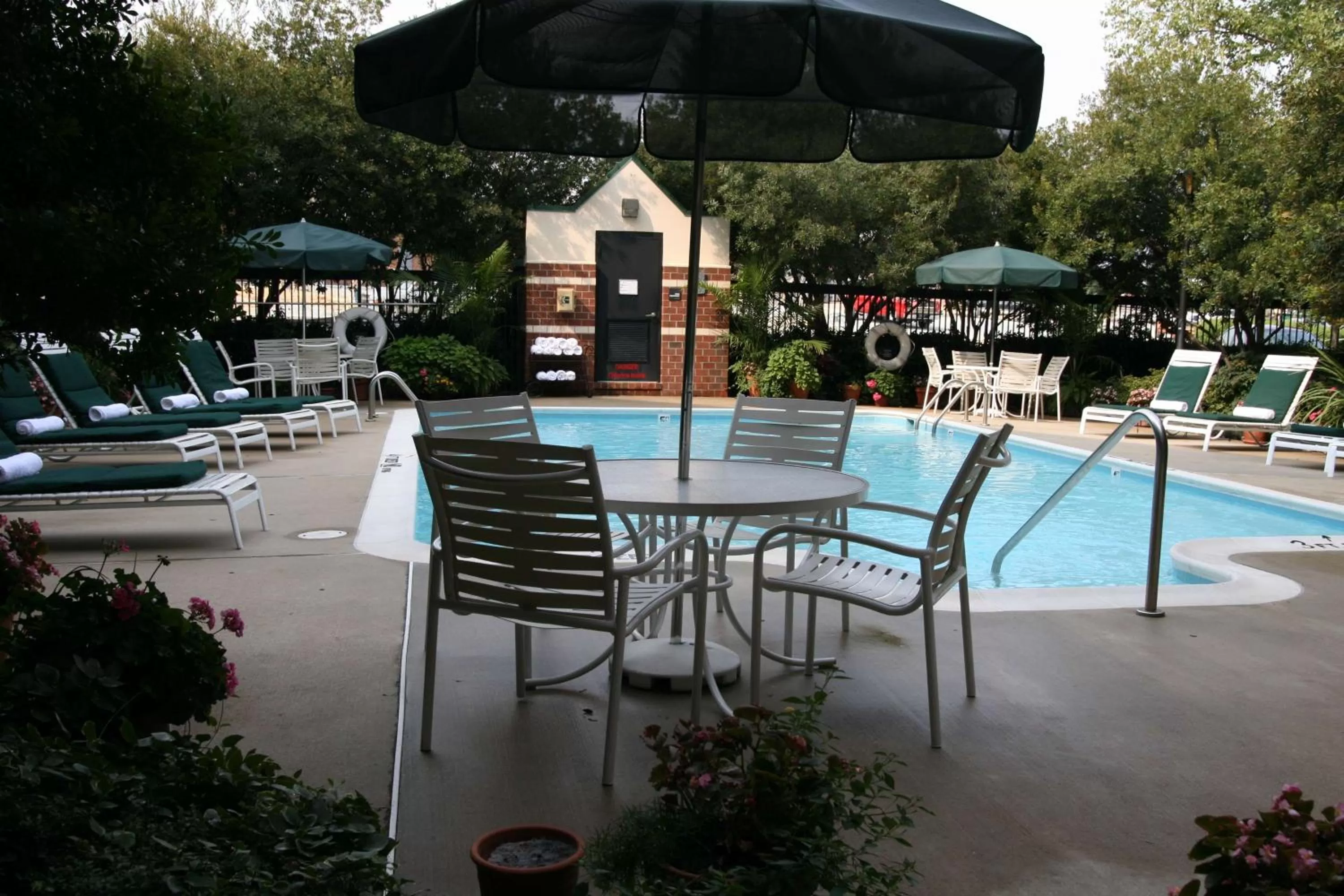 Pool view in Hampton Inn Richmond-West Innsbrook