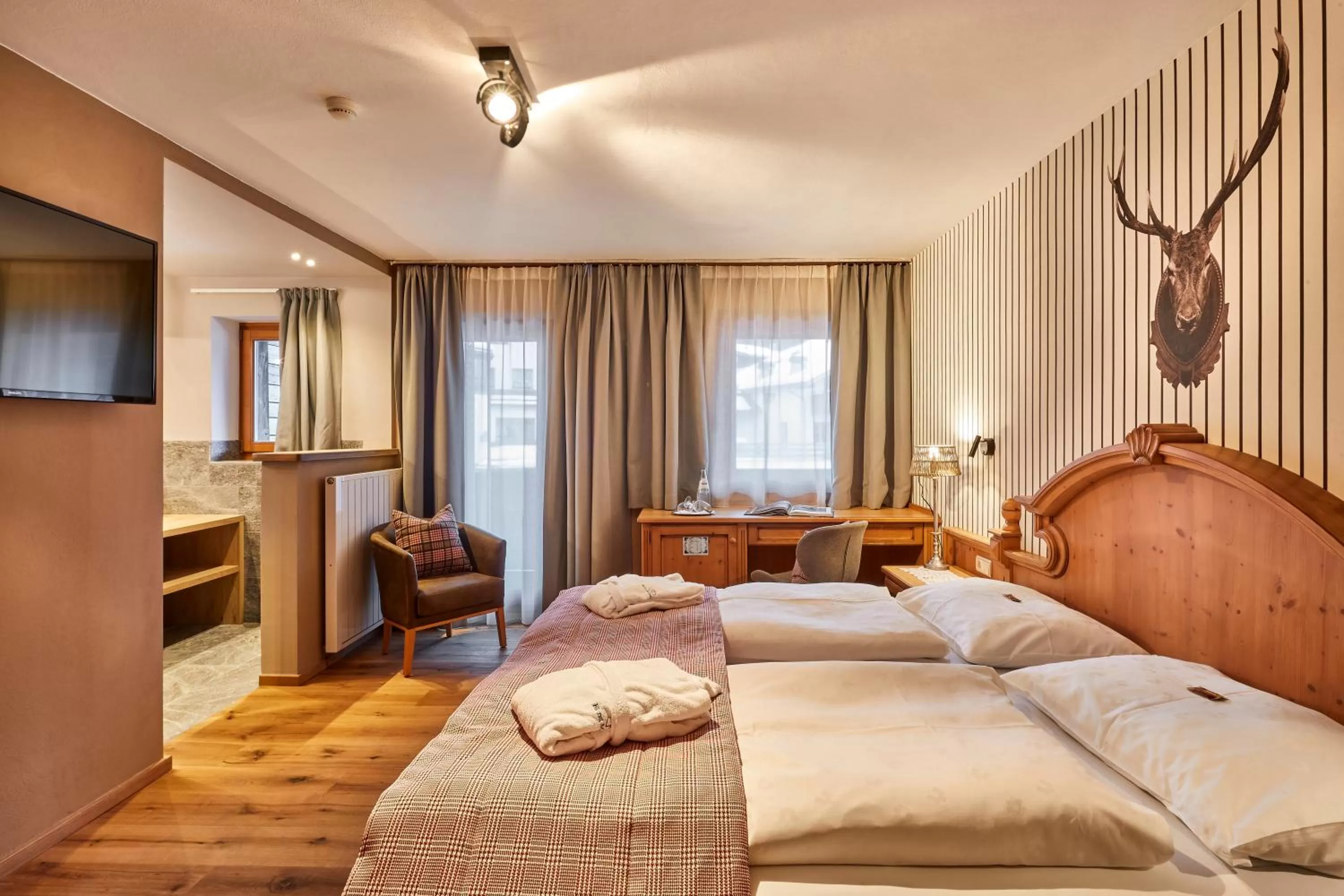 Superior Double Room in Hotel Marmolada