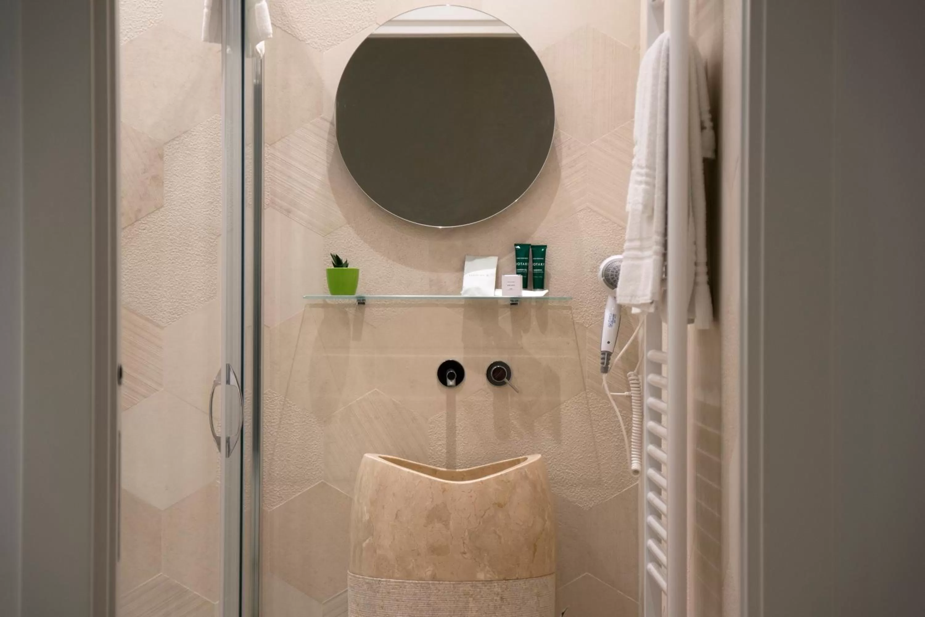 Bathroom in Otto Apulia House