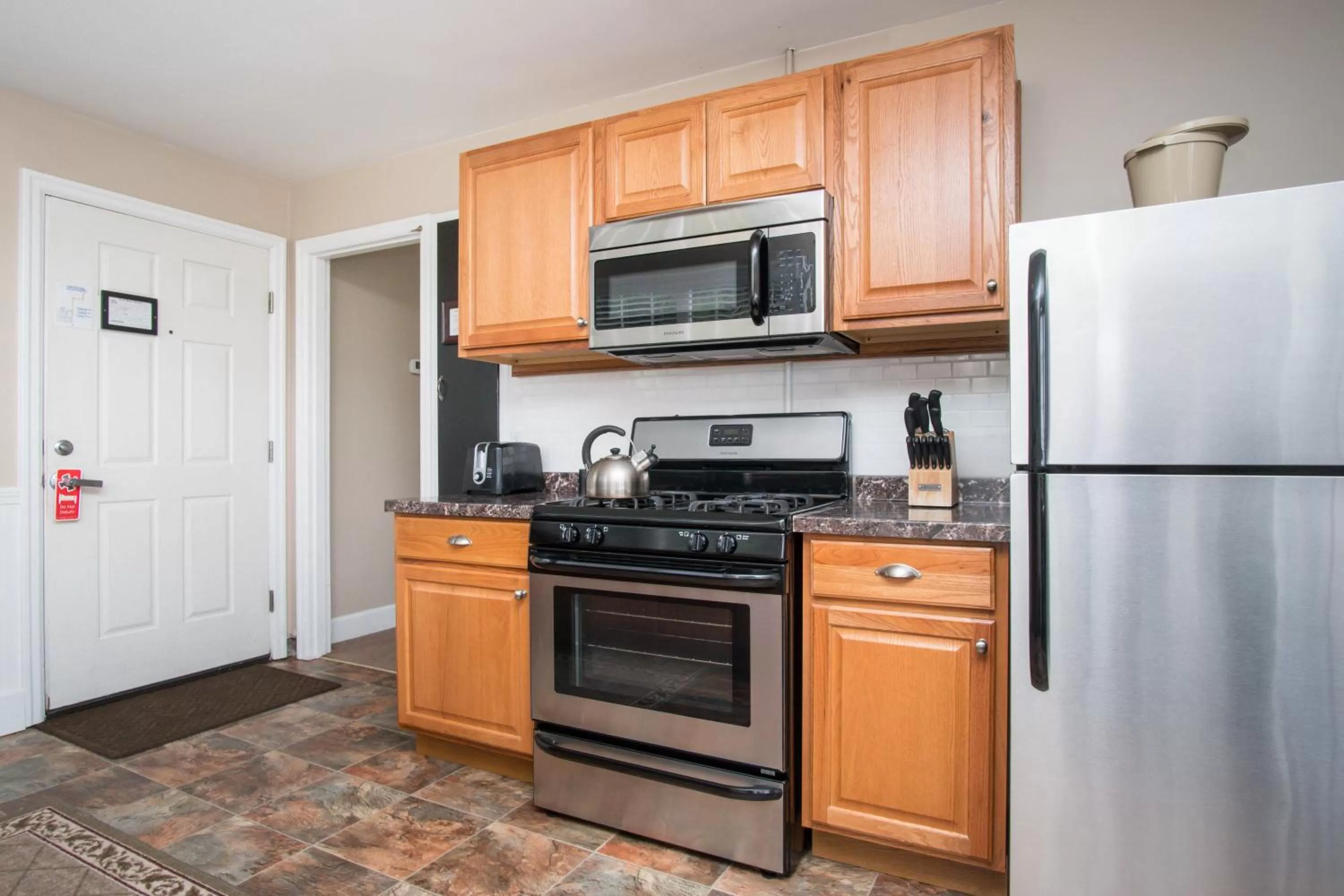 Kitchen/Kitchenette in Ecola Creek Lodge