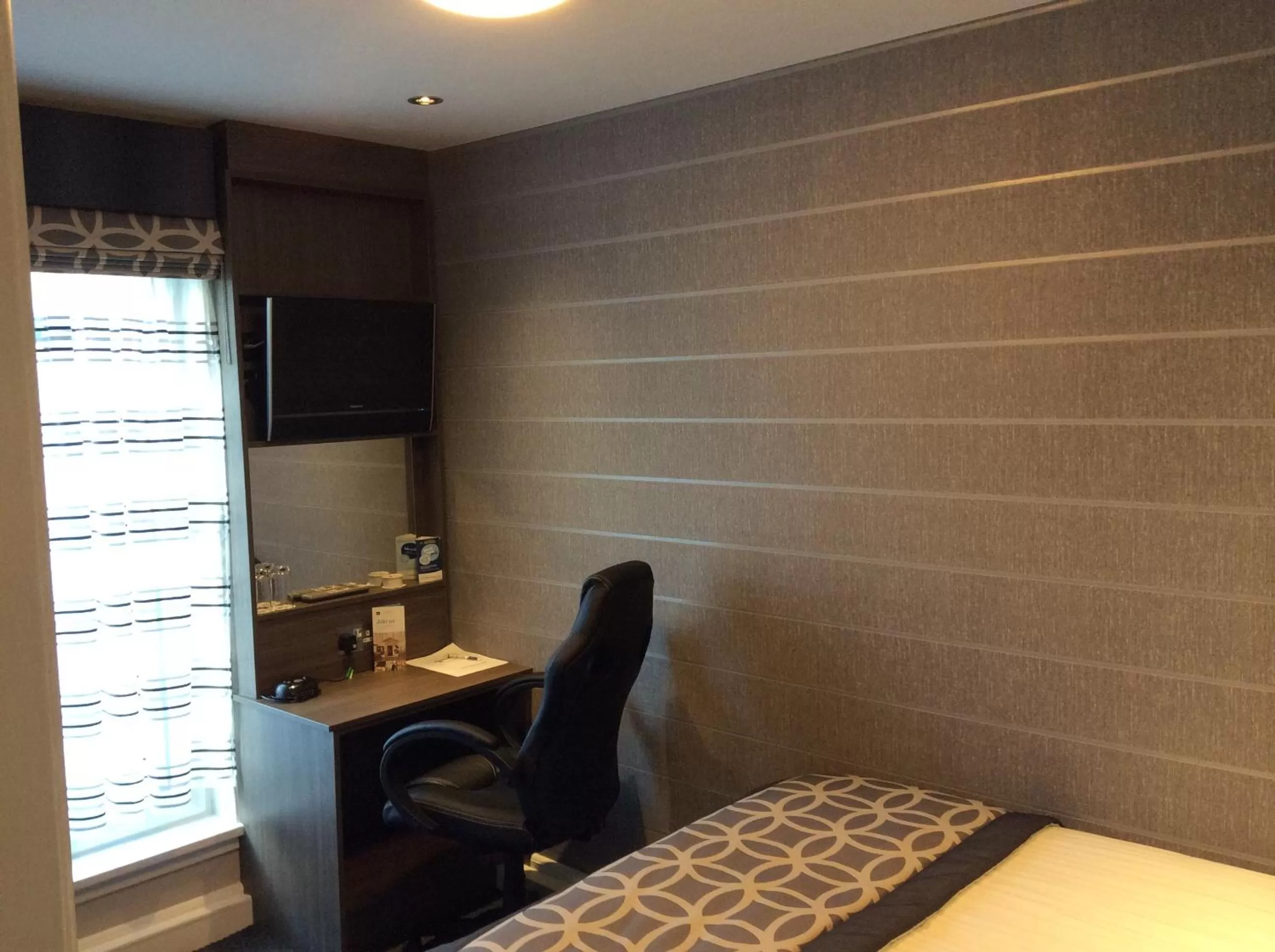 Bedroom, Bed in Dryfesdale Hotel - BW Signature Collection