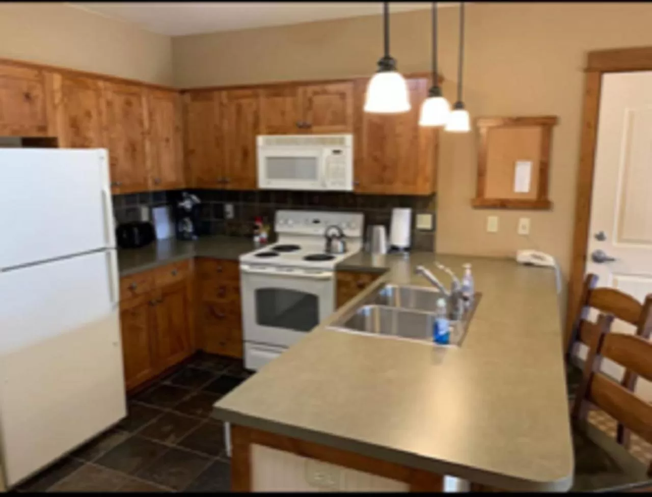 One-Bedroom Suite in Morning Star Lodge - Hosted by Linda