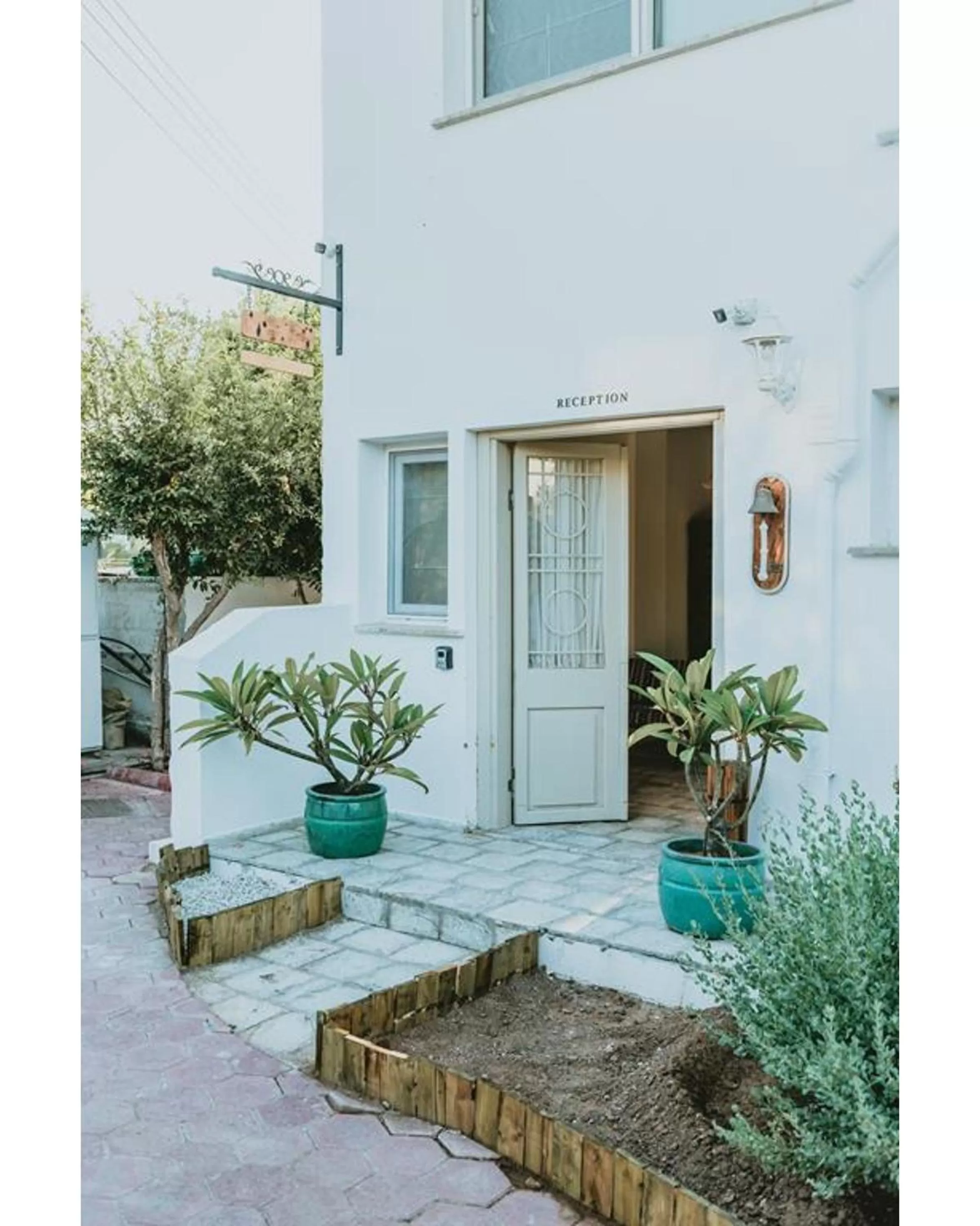 Property building in Sunside Inn Hotel