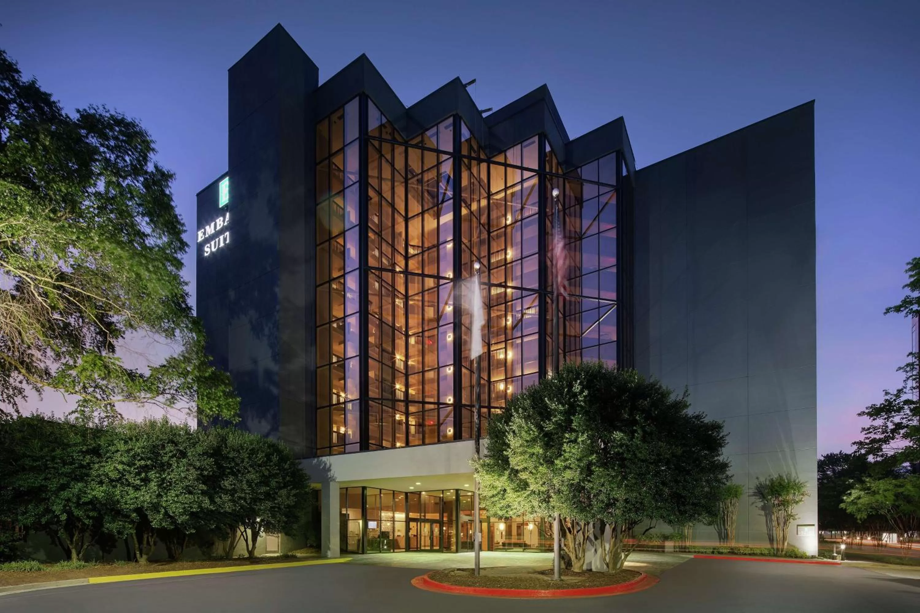Property building in Embassy Suites by Hilton Atlanta Perimeter Center