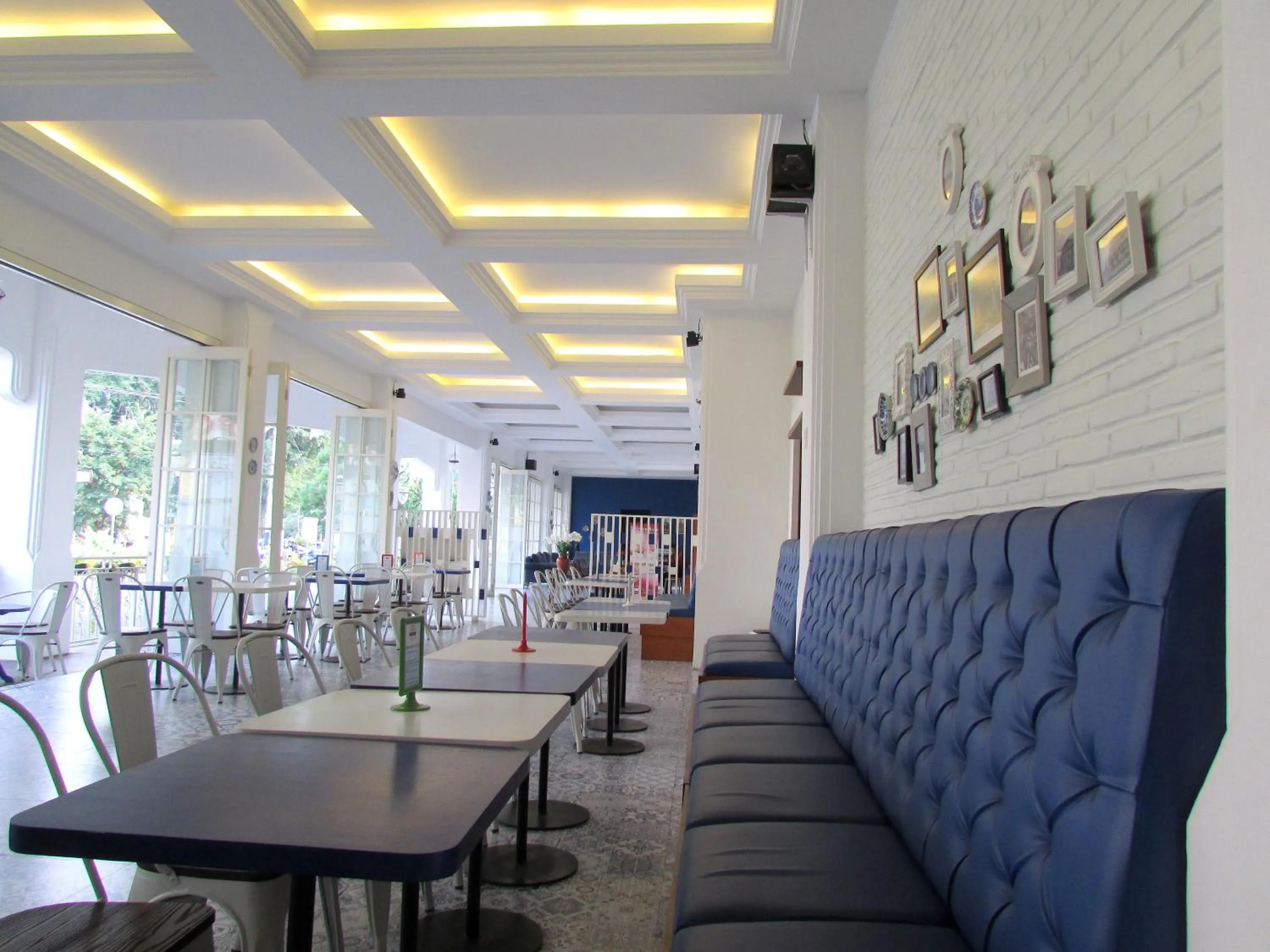 Restaurant/places to eat in Riche Heritage Hotel