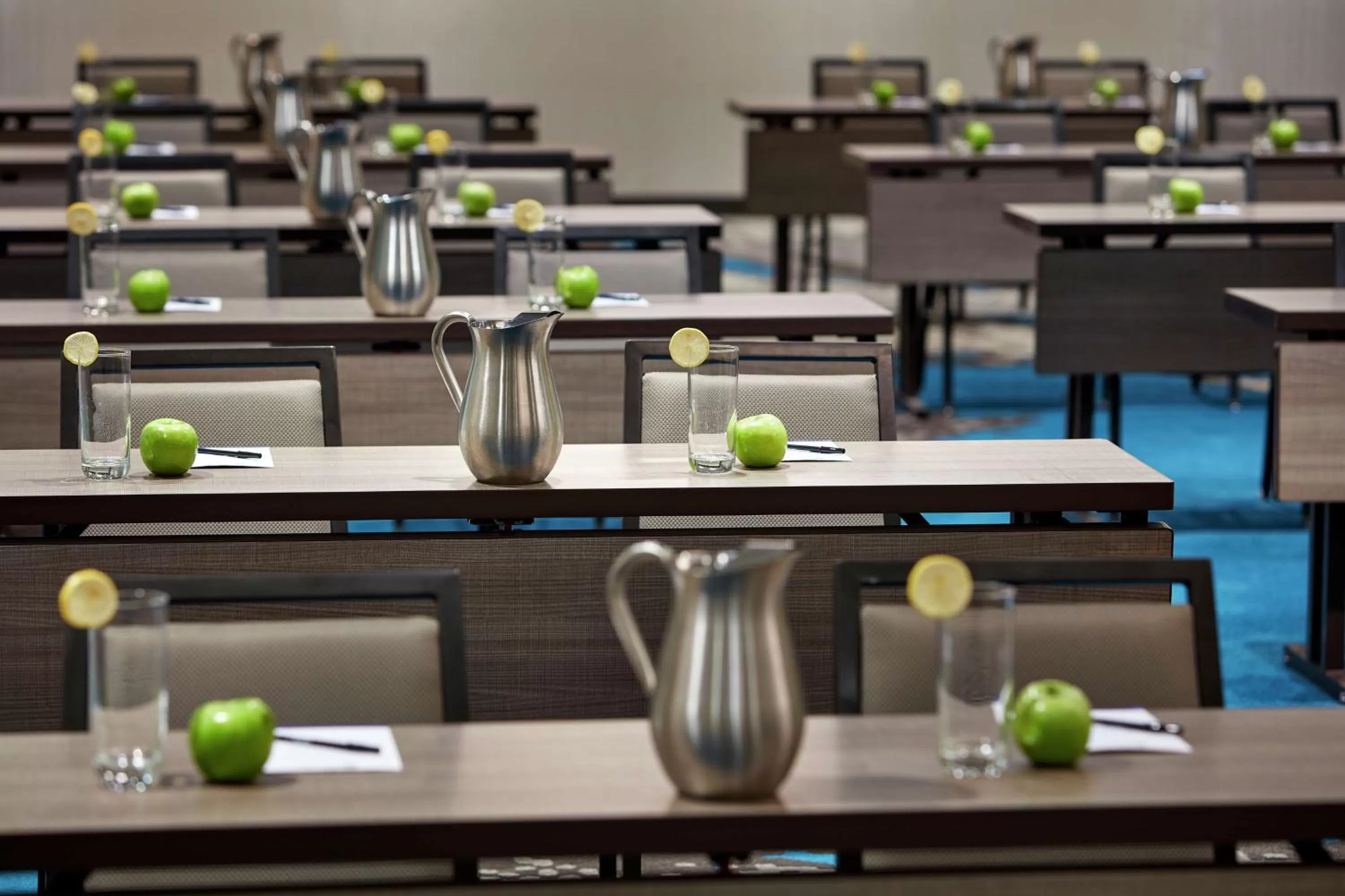 Meeting/conference room in Hilton Garden Inn San Diego Downtown/Bayside, CA