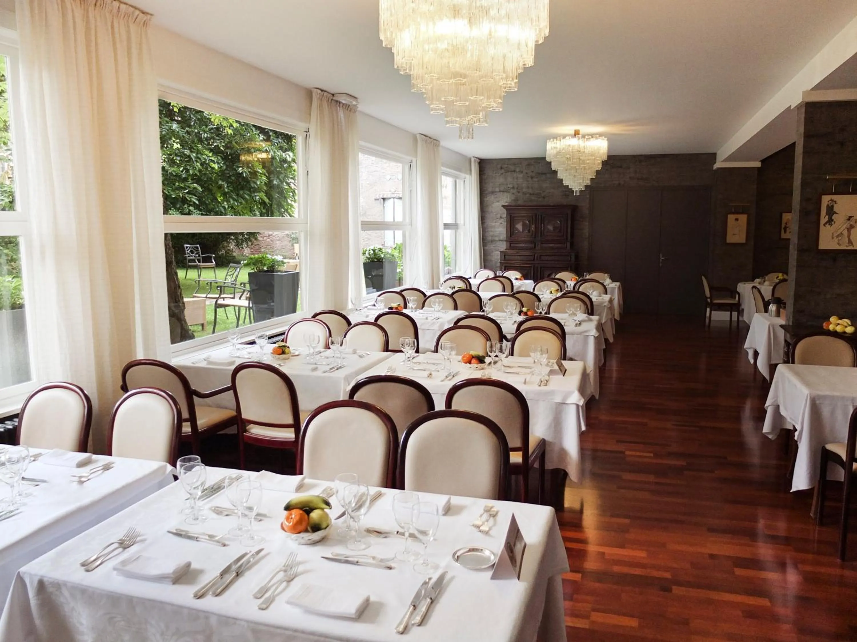 Restaurant/places to eat in Hostellerie Du Grand Saint Antoine