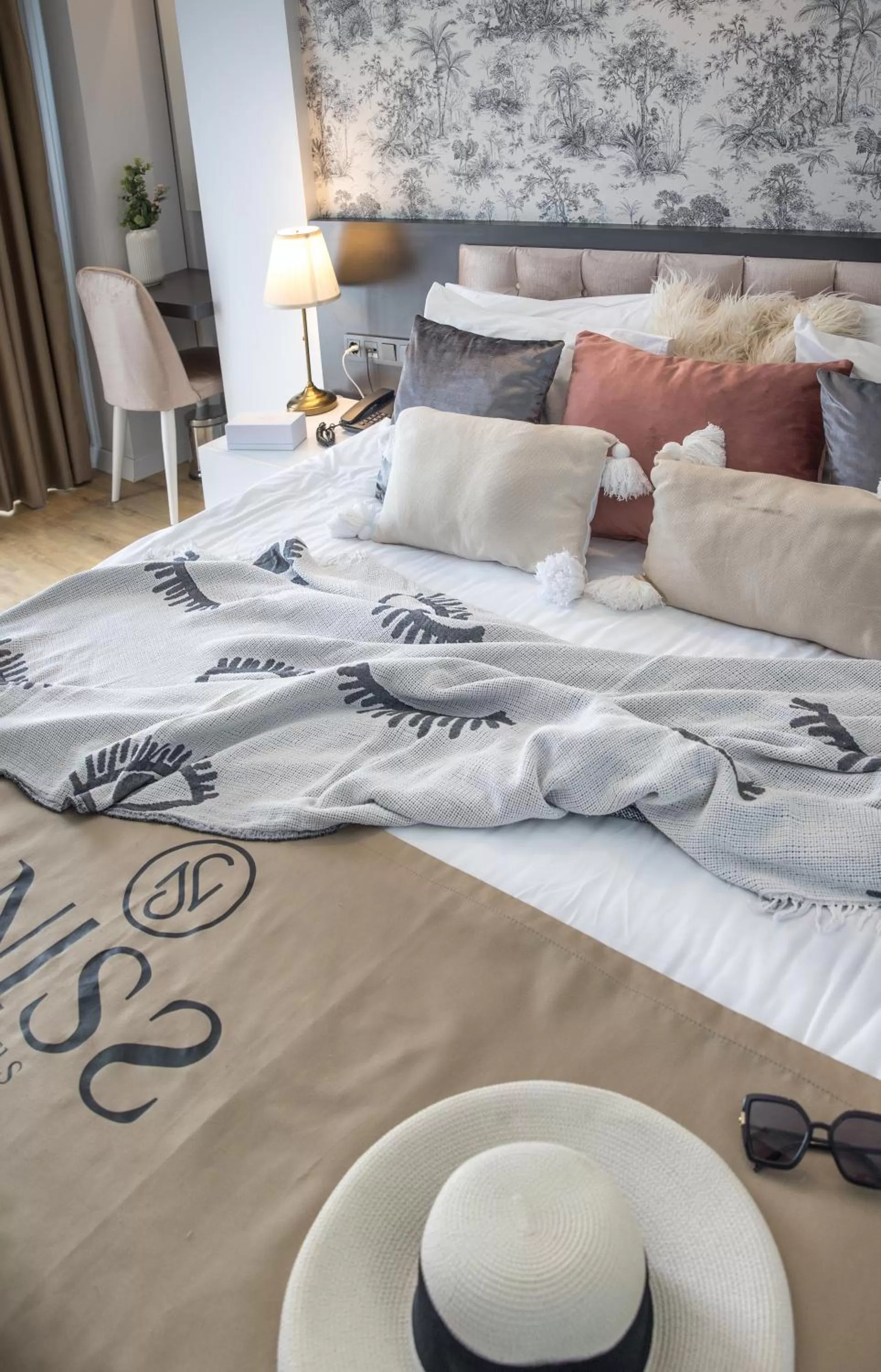 Bed in Niss Lara Hotel