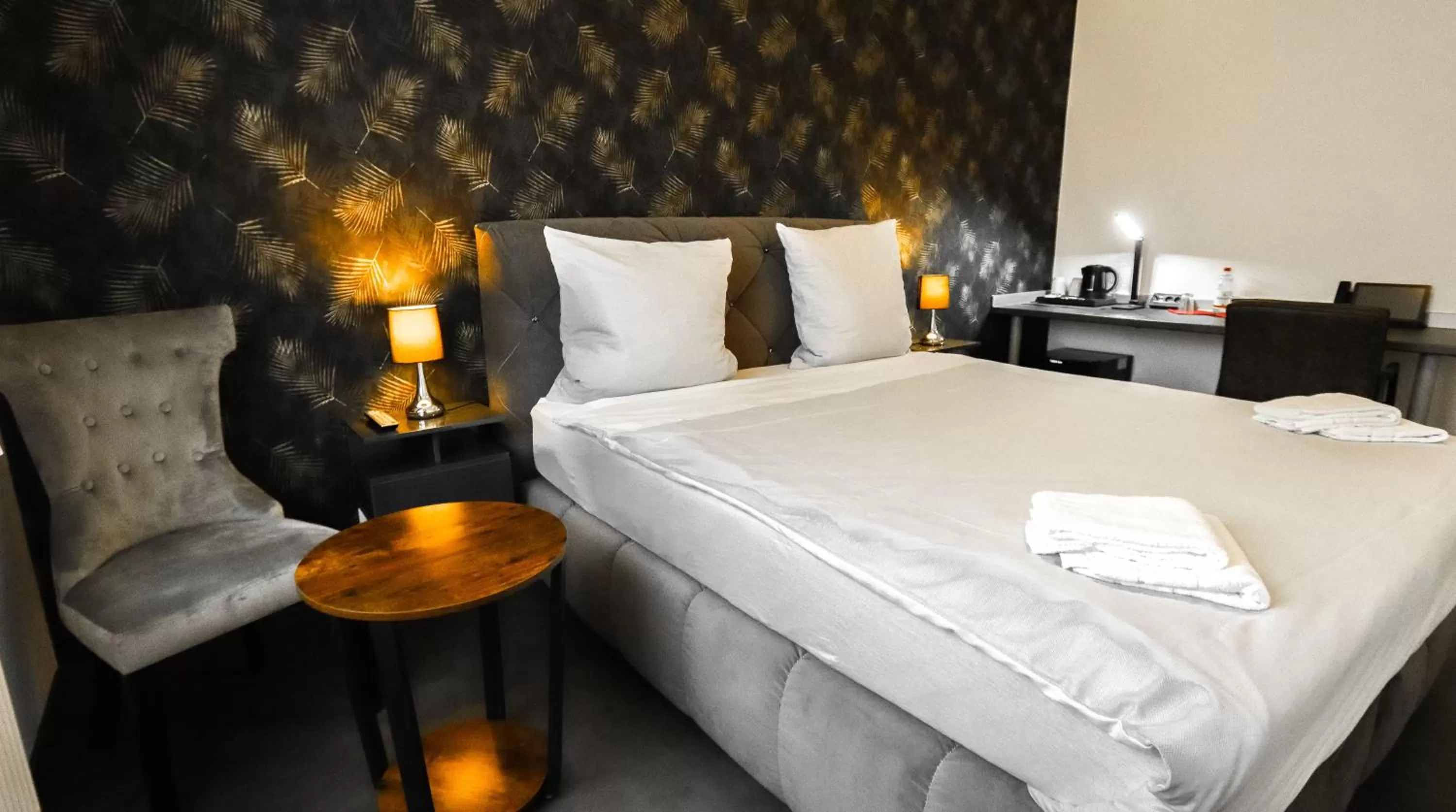 Photo of the whole room, Bed in DUA Hotel