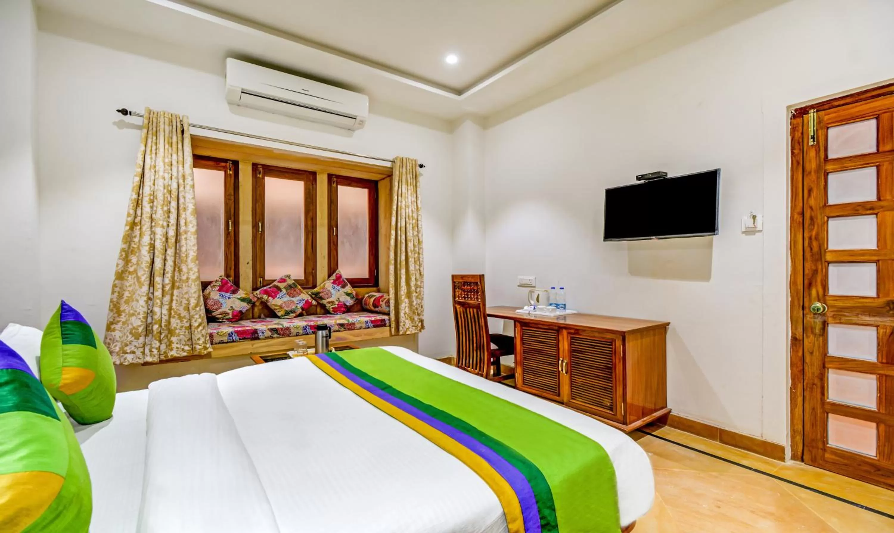 Bed in Treebo Trend Chandrangan Excellency