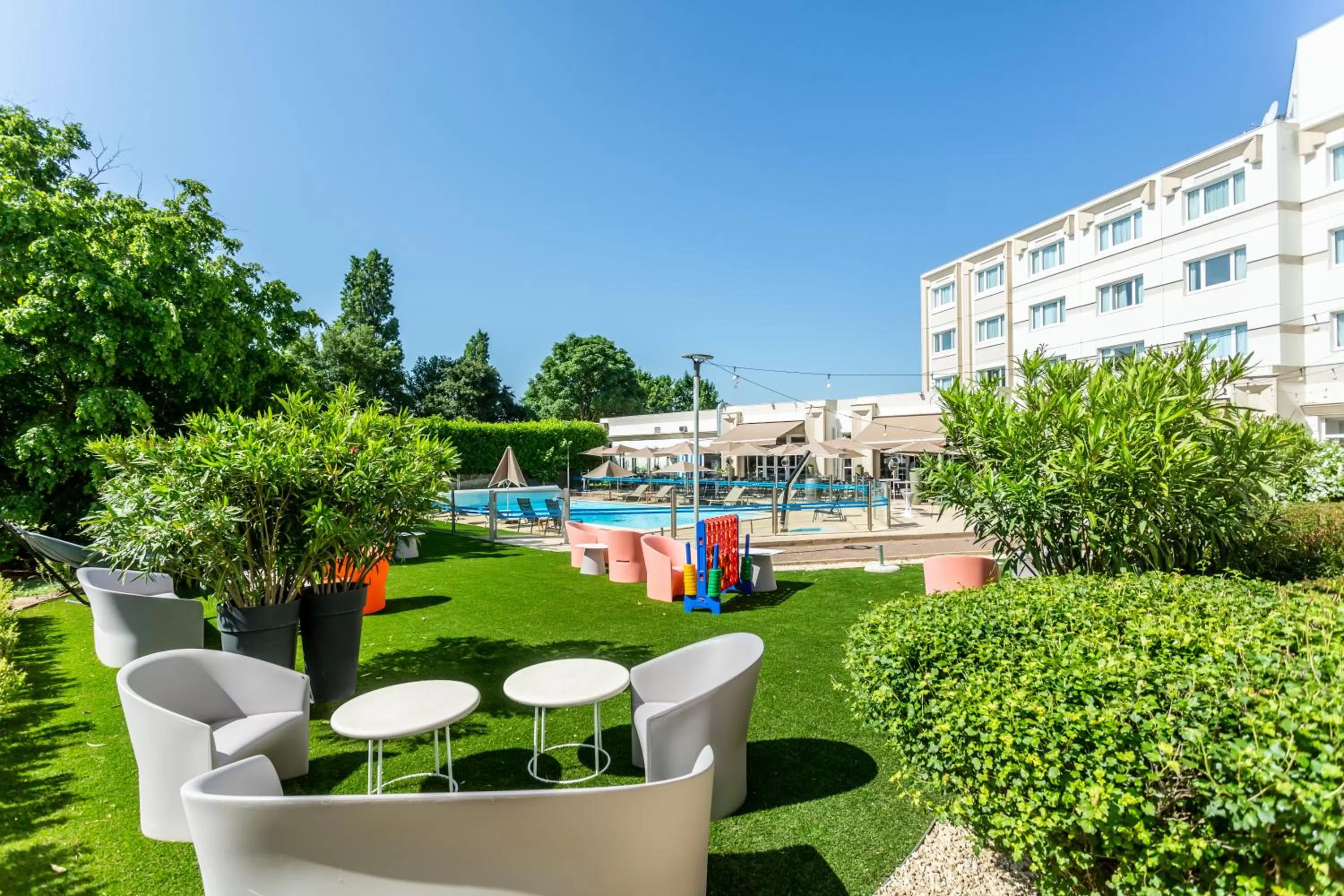 Garden in Novotel Bourges