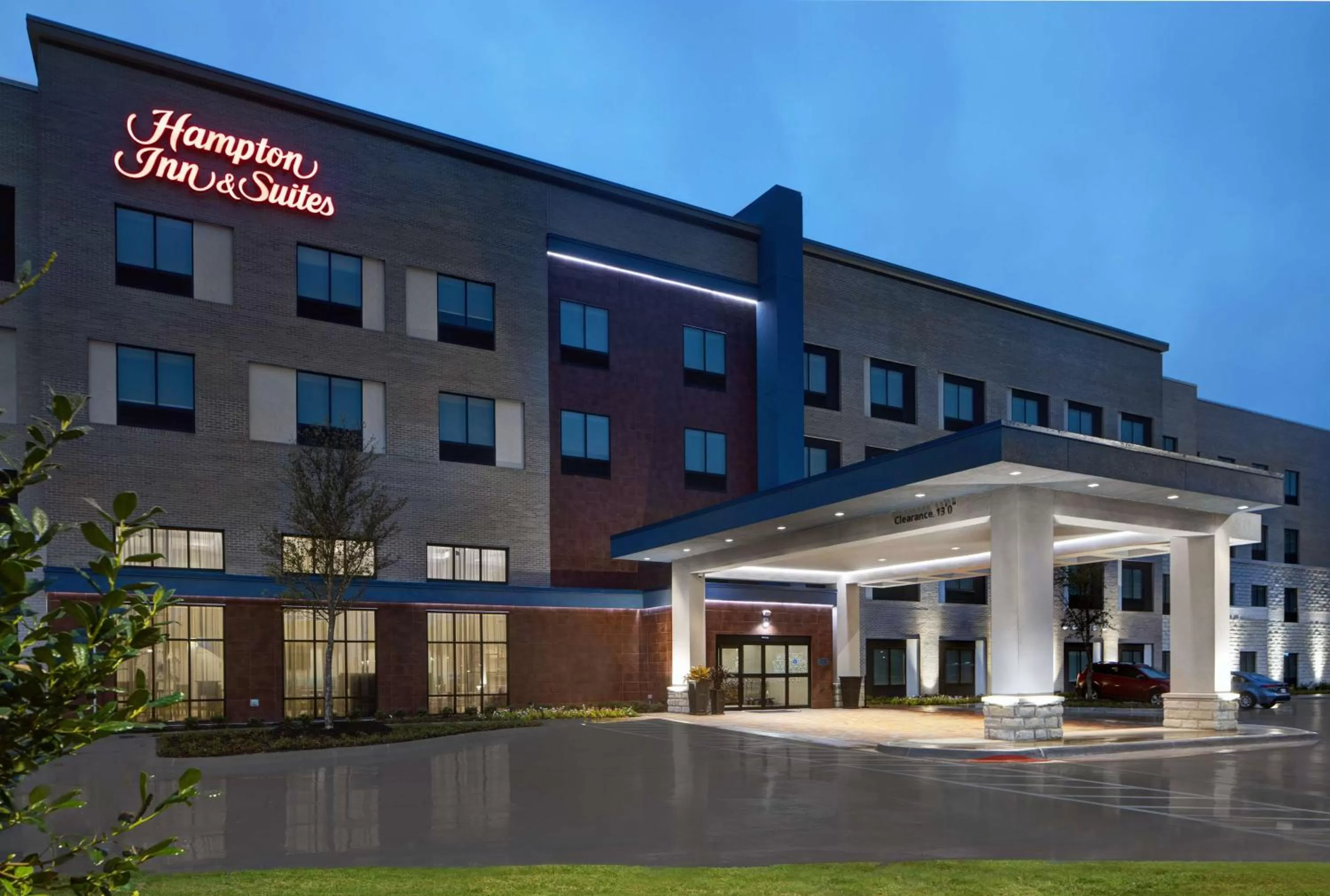 Hampton Inn & Suites Dallas - Farmers Branch