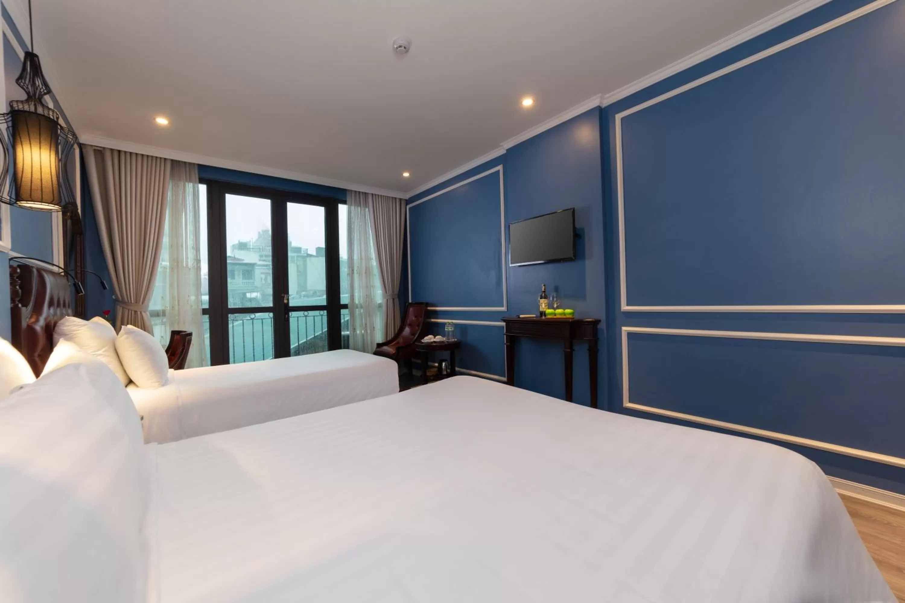 Photo of the whole room, Bed in Suddha Boutique Hotel