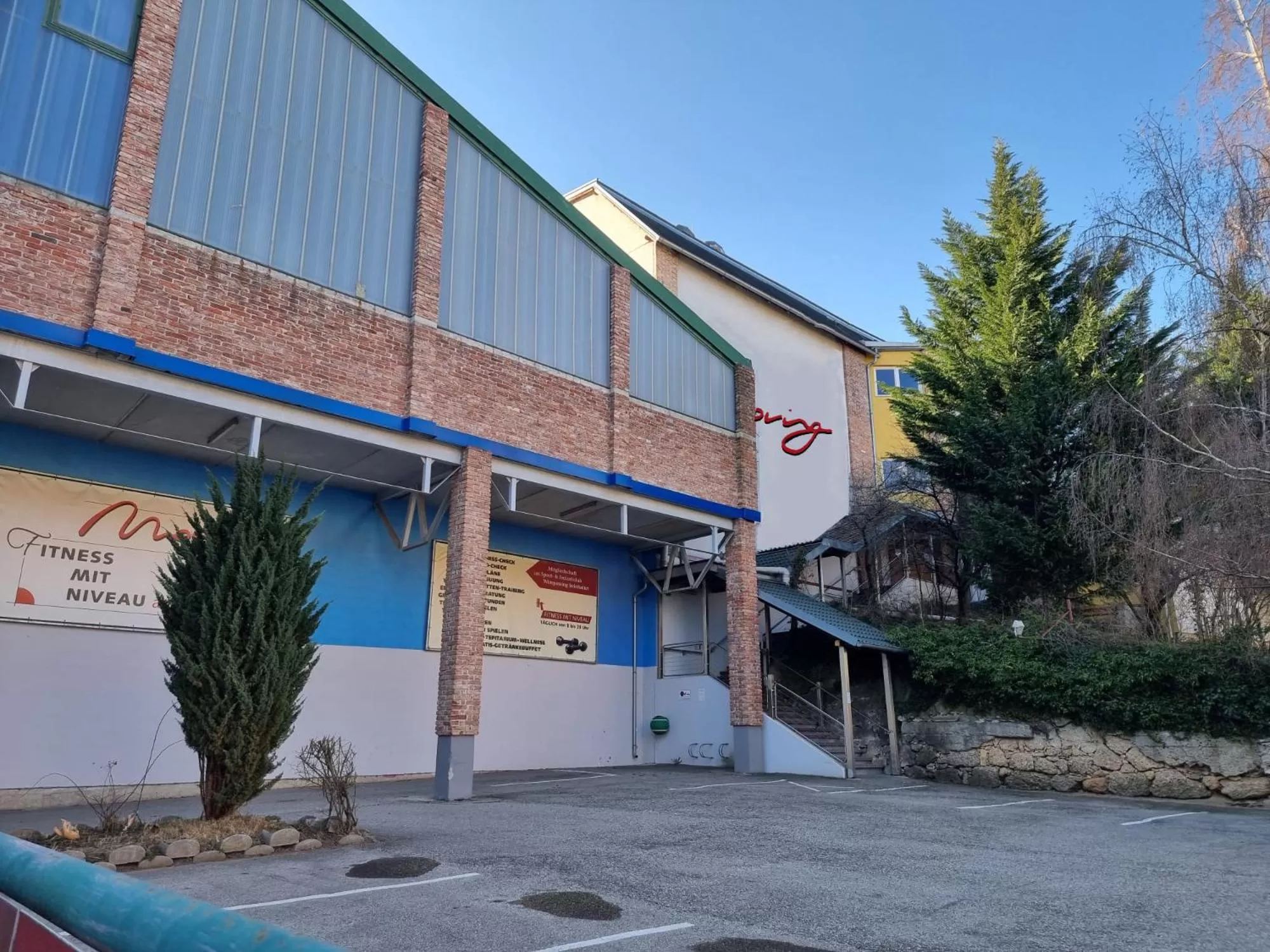 Property Building in Moving Rooms