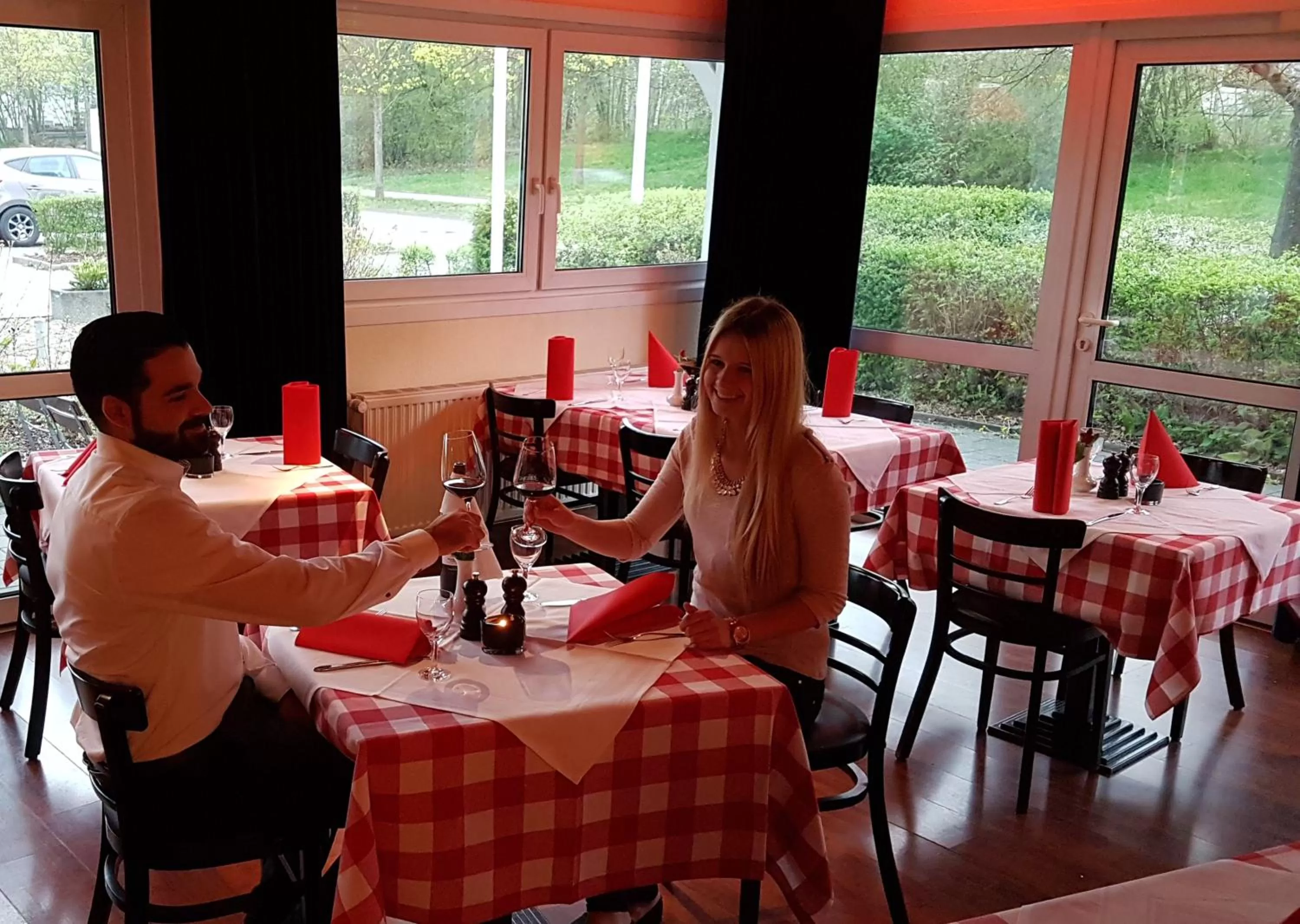 Guests in Ara Classic