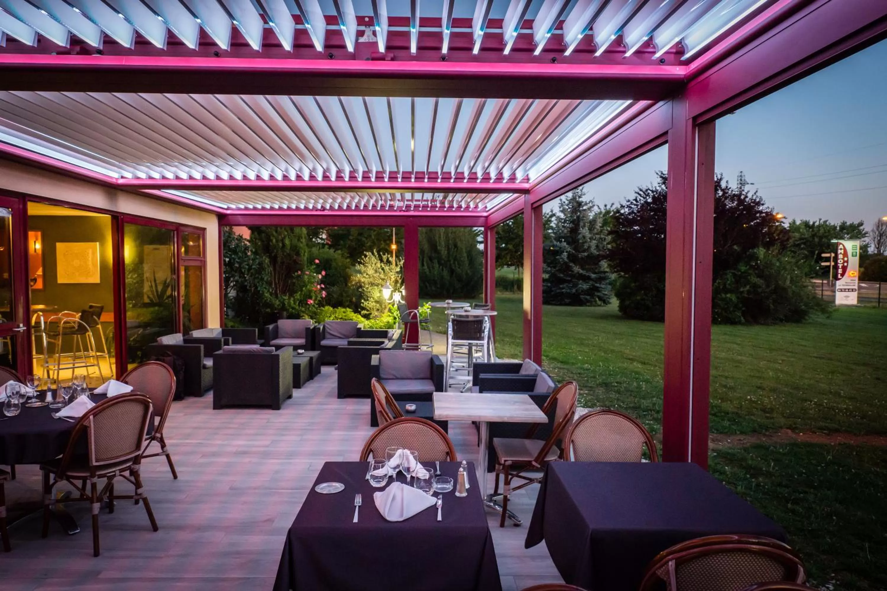 Patio in Hotel Ambotel