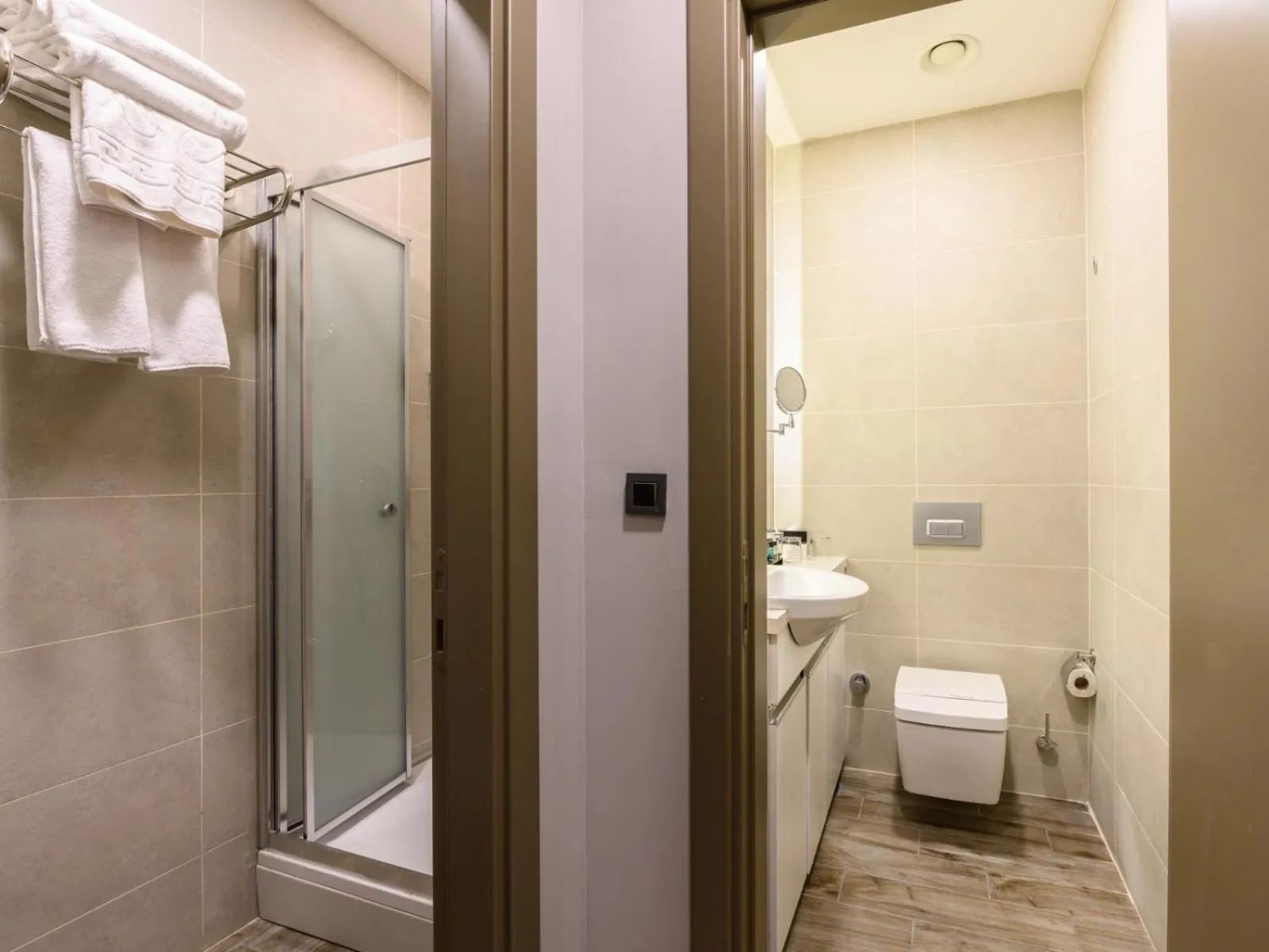 Bathroom in La Quinta by Wyndham Istanbul Gunesli