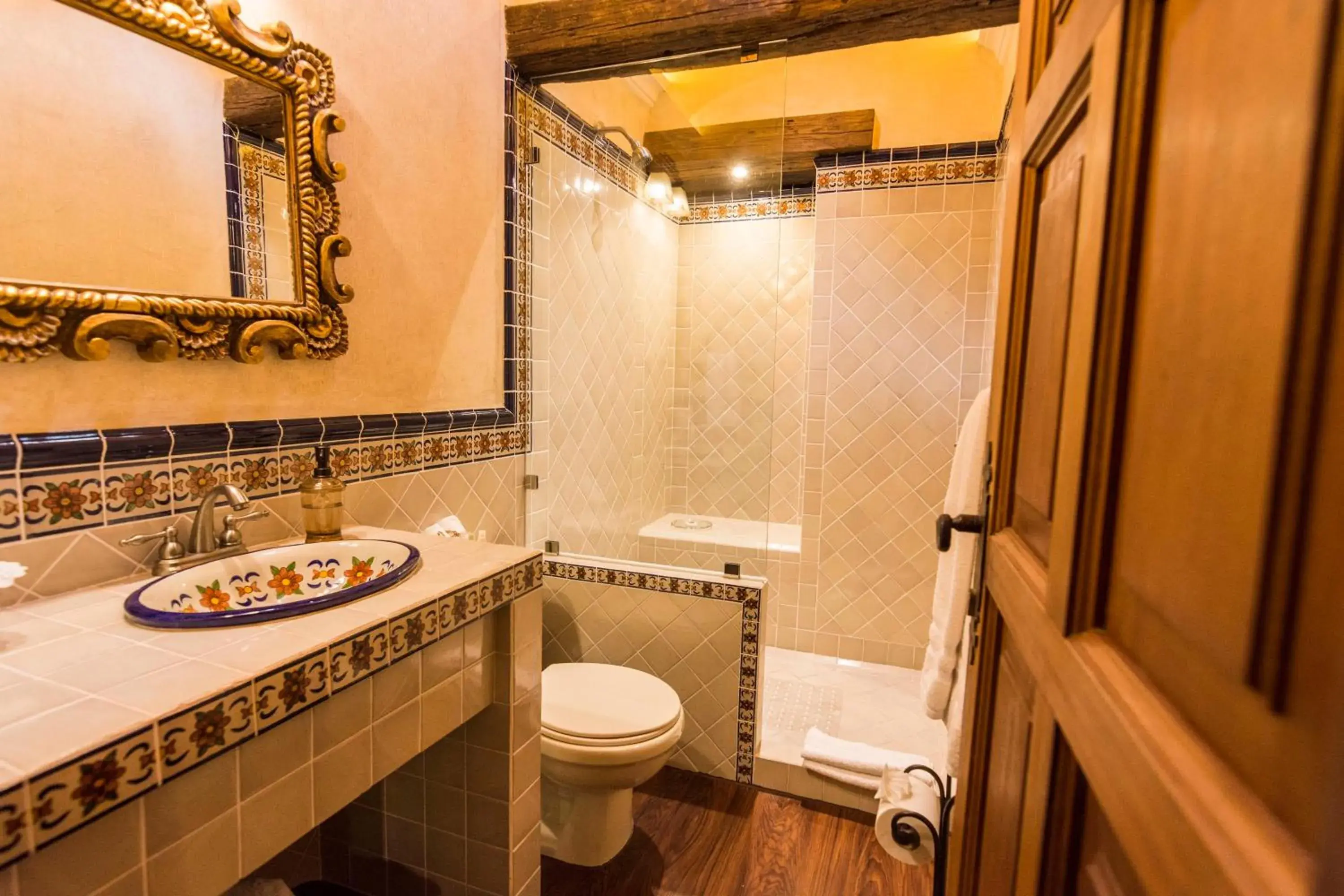 Junior Suite Queen in Los Pasos Boutique Hotel & Spa Junior Suite Queen in Los Pasos Boutique Hotel & Spa