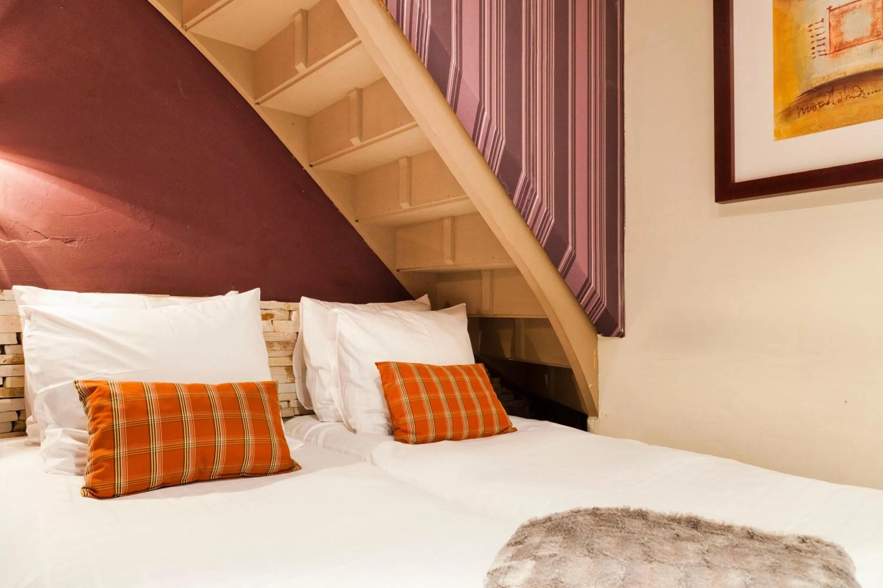 Bed in Hotel Diamonds and Pearls