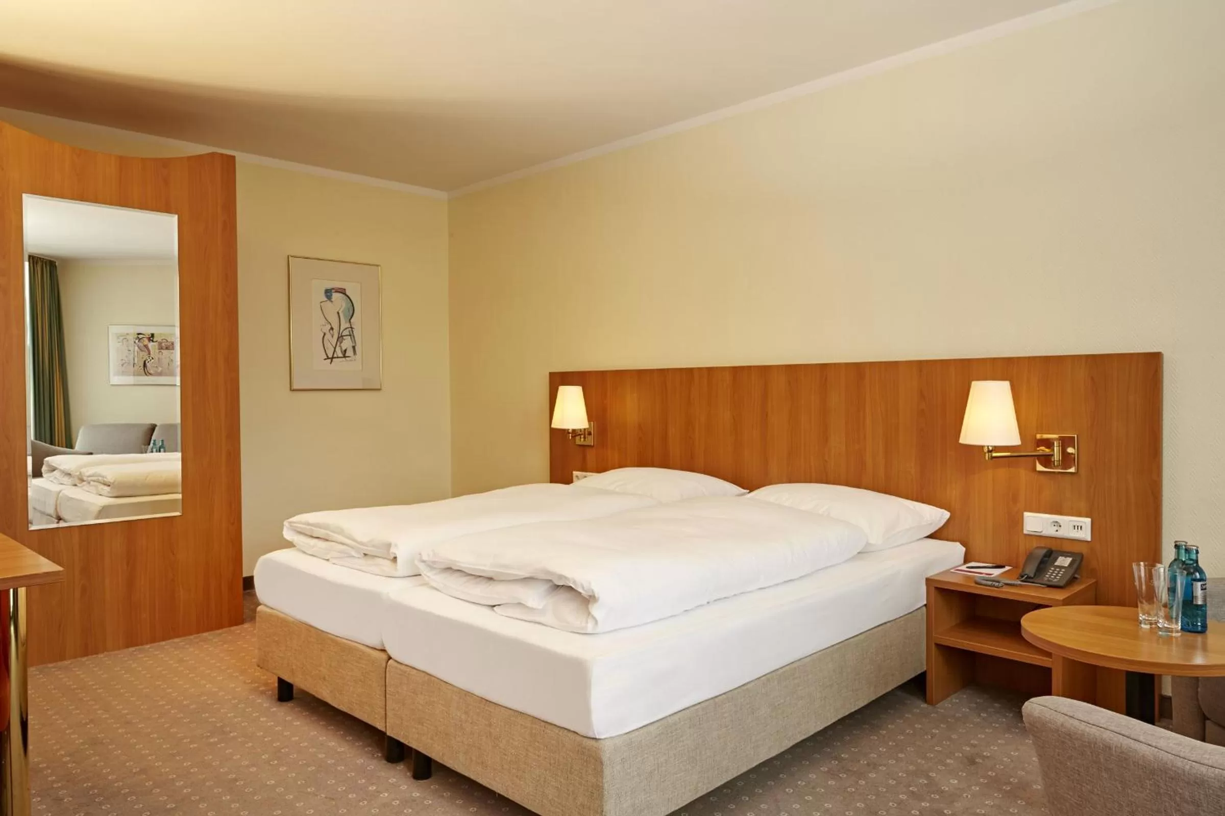 Bedroom, Bed in H+ Hotel Willingen