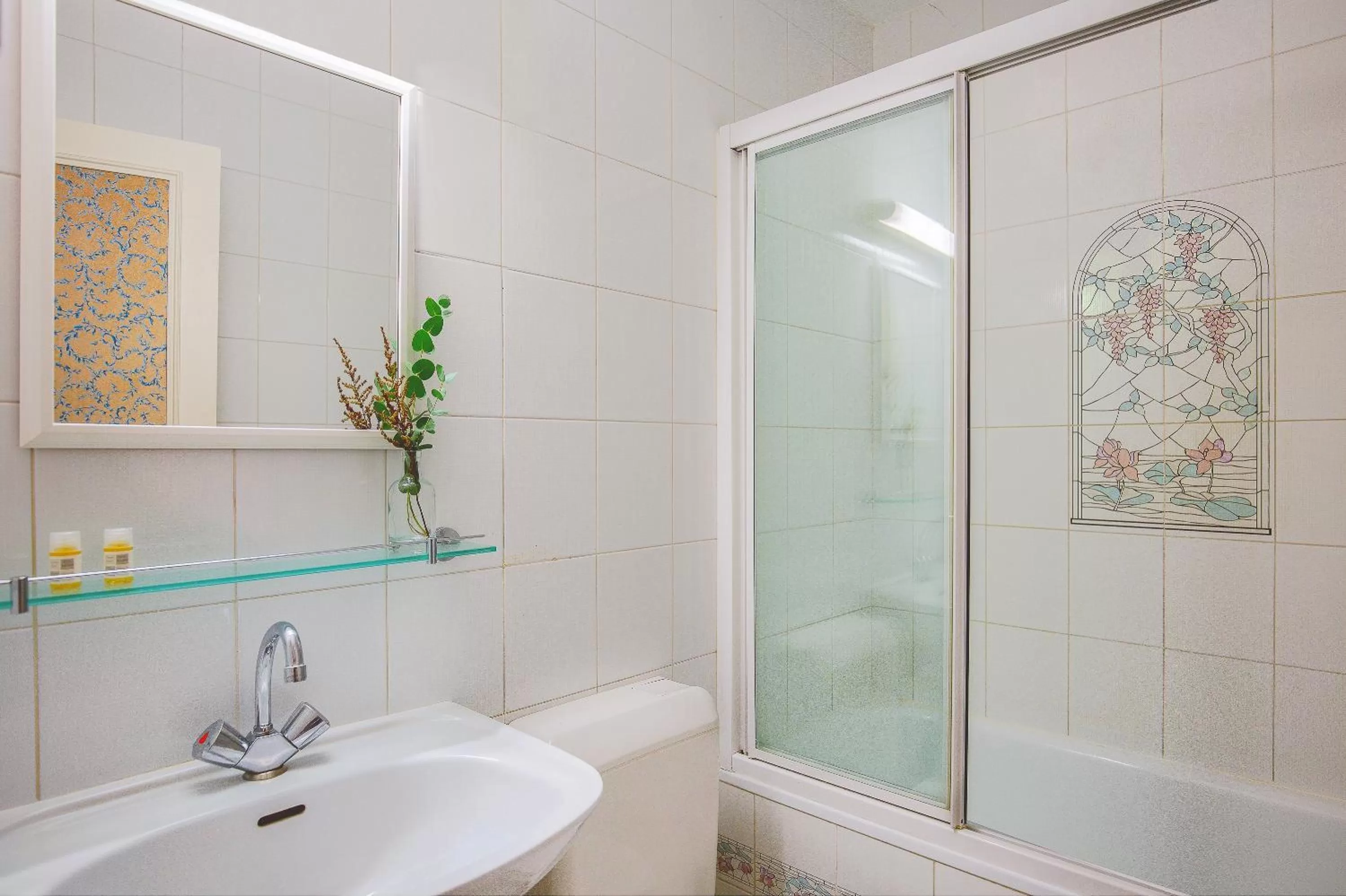 Bathroom in Hotel des Grandes Ecoles