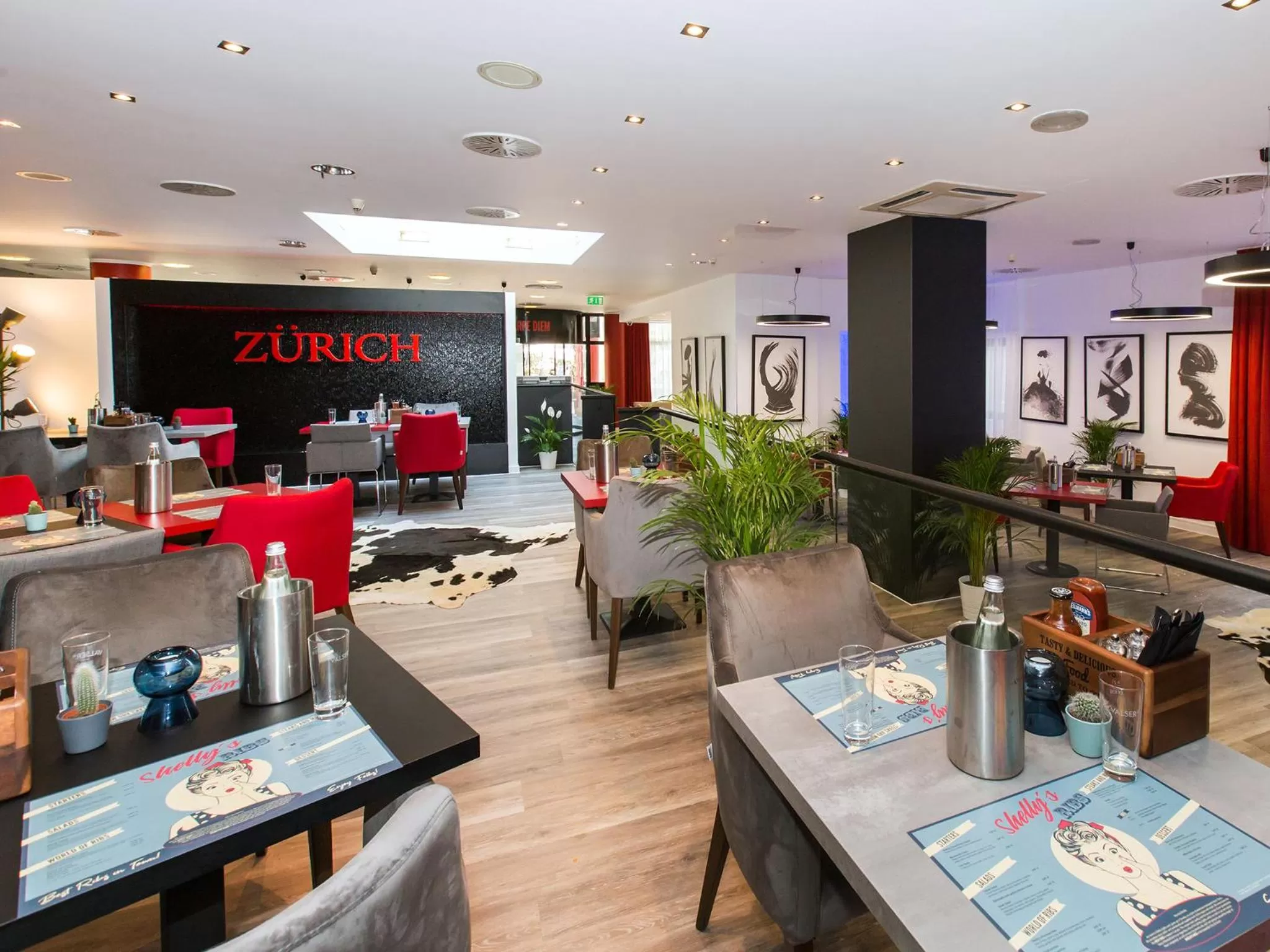 Restaurant/places to eat in DORMERO Hotel Zürich Airport