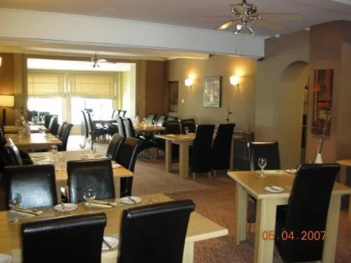 Restaurant/places to eat in The White House Hotel