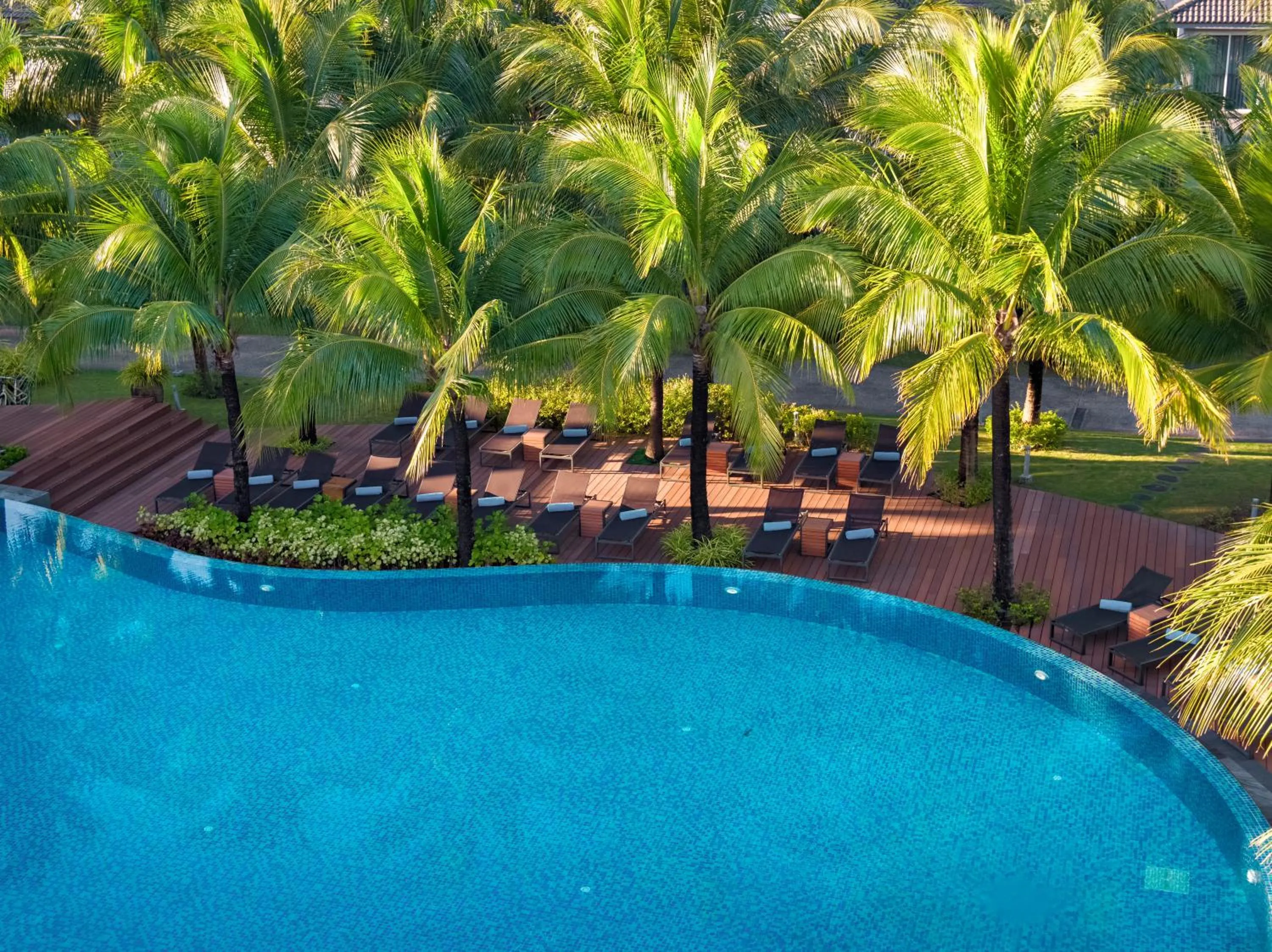 Swimming pool in Best Western Premier Sonasea Villas Phu Quoc