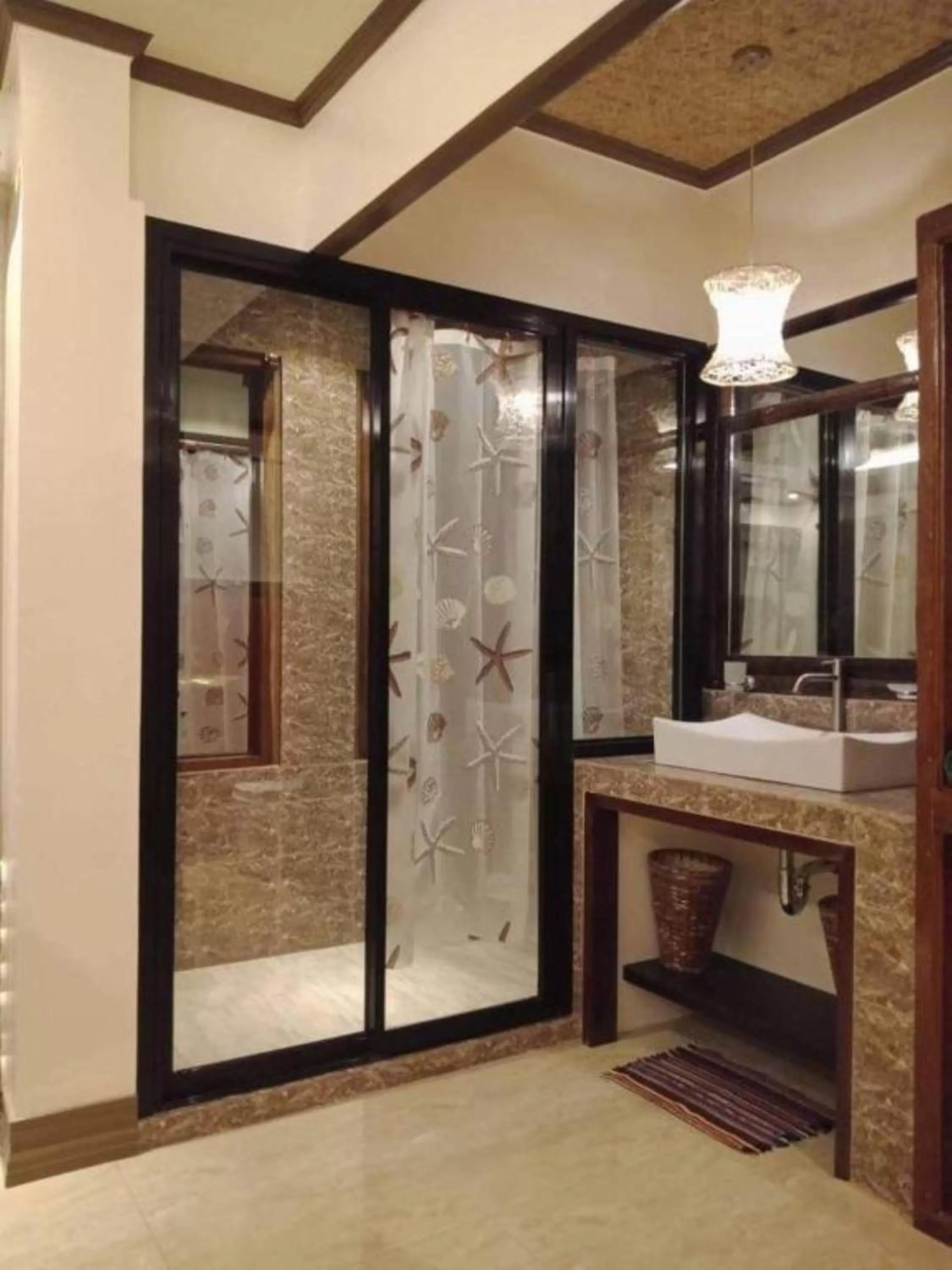 Bathroom in Peak View Resort