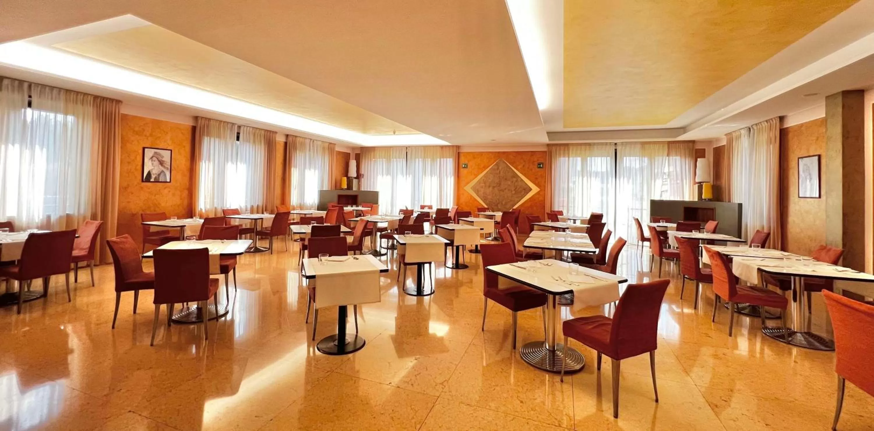 Restaurant/places to eat in Best Western Cavalieri Della Corona