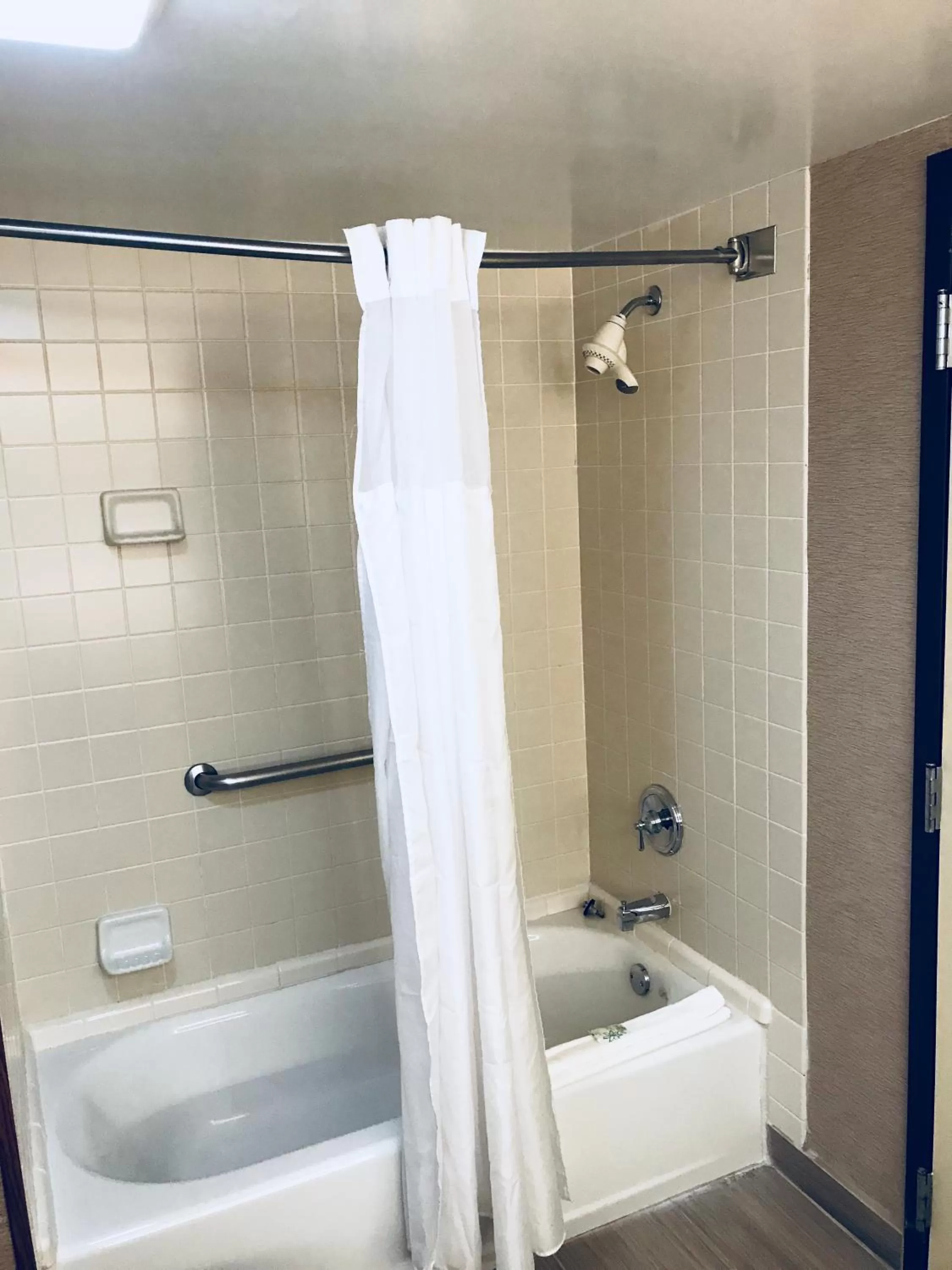 Bathroom in Wingate by Wyndham, Universal Studios - Free Theme Park Shuttle