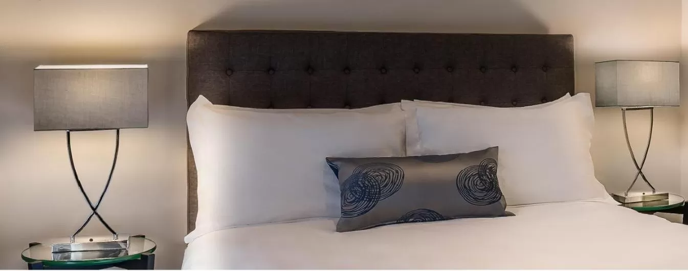 Bed in Crest on Park