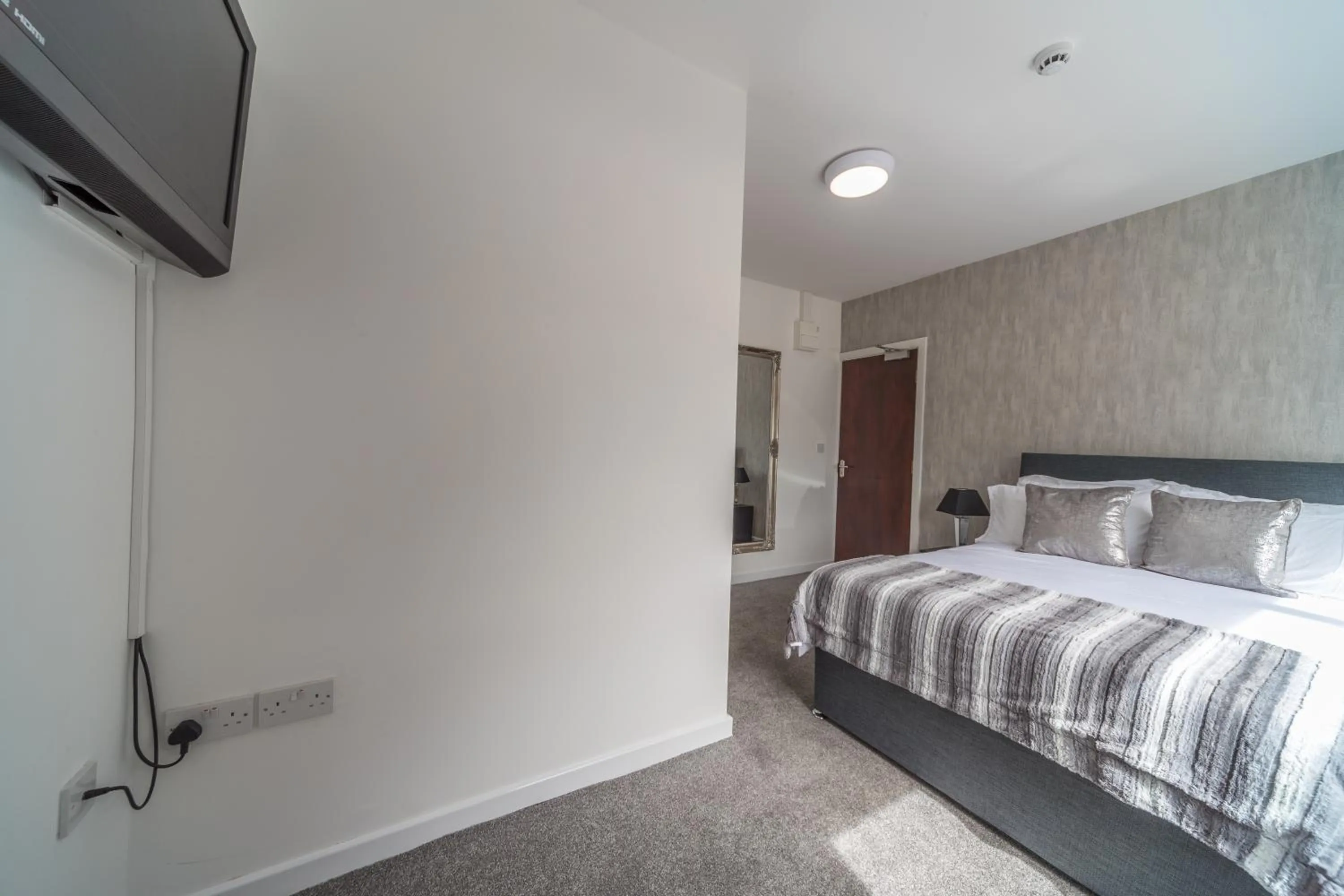 Bedroom in Kirks Korner Motel