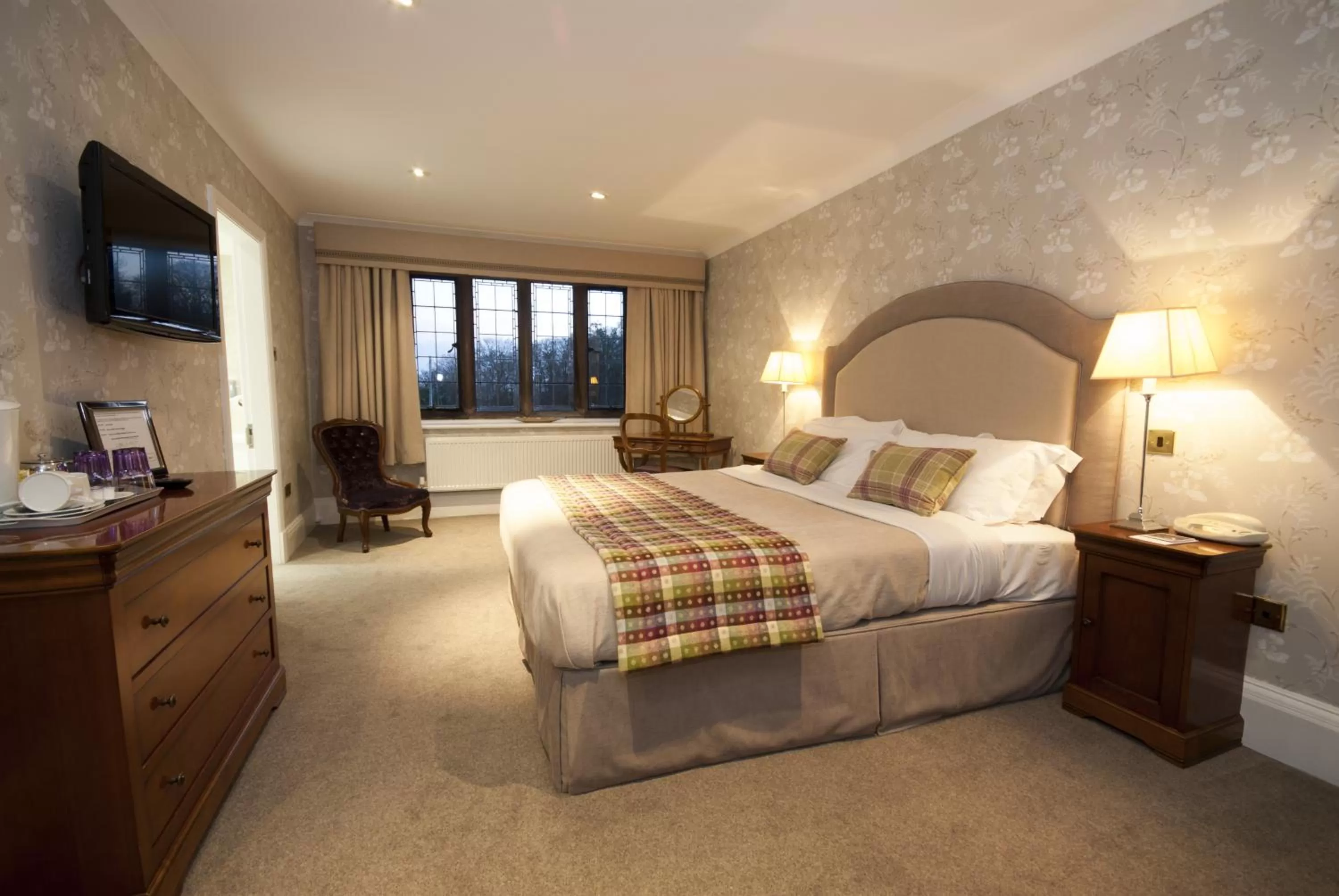 Toilet, Bed in Netherwood Hotel & Spa