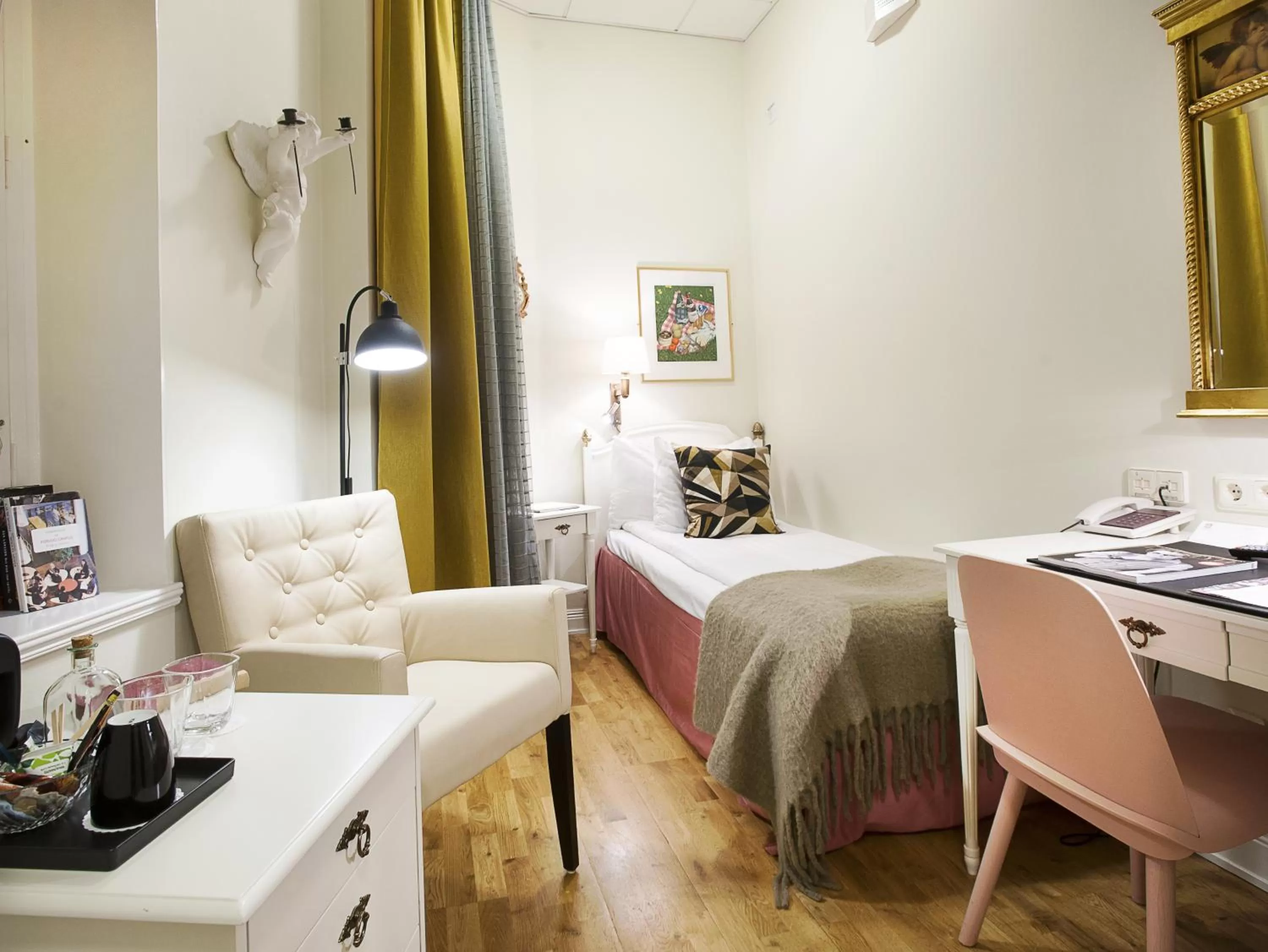 Photo of the whole room, Bed in Hotel Kung Carl, WorldHotels Crafted