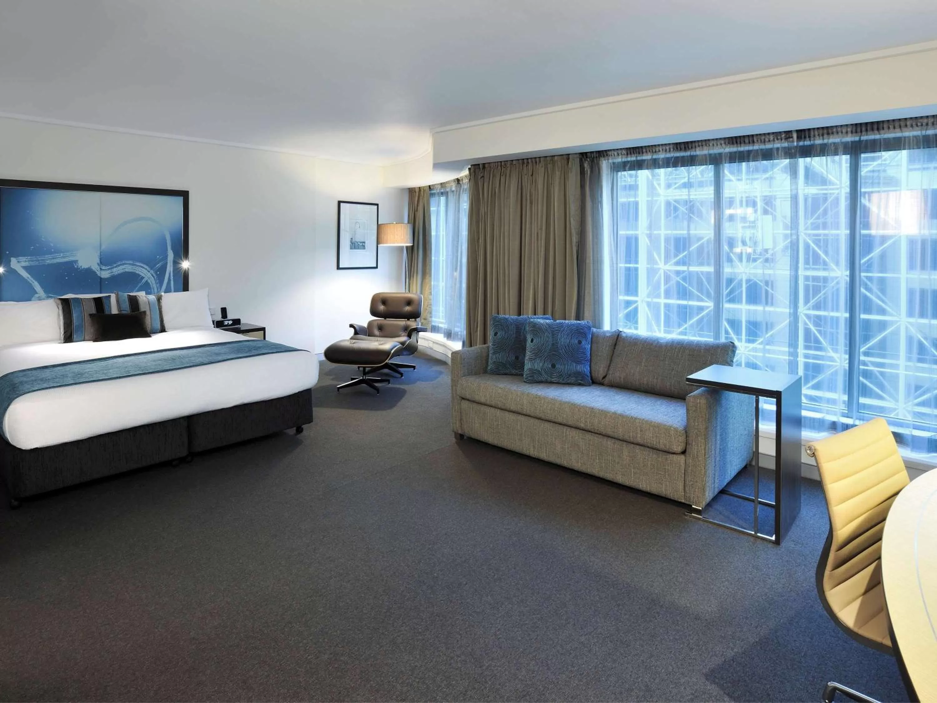 Photo of the whole room, Bed in Novotel Melbourne On Collins