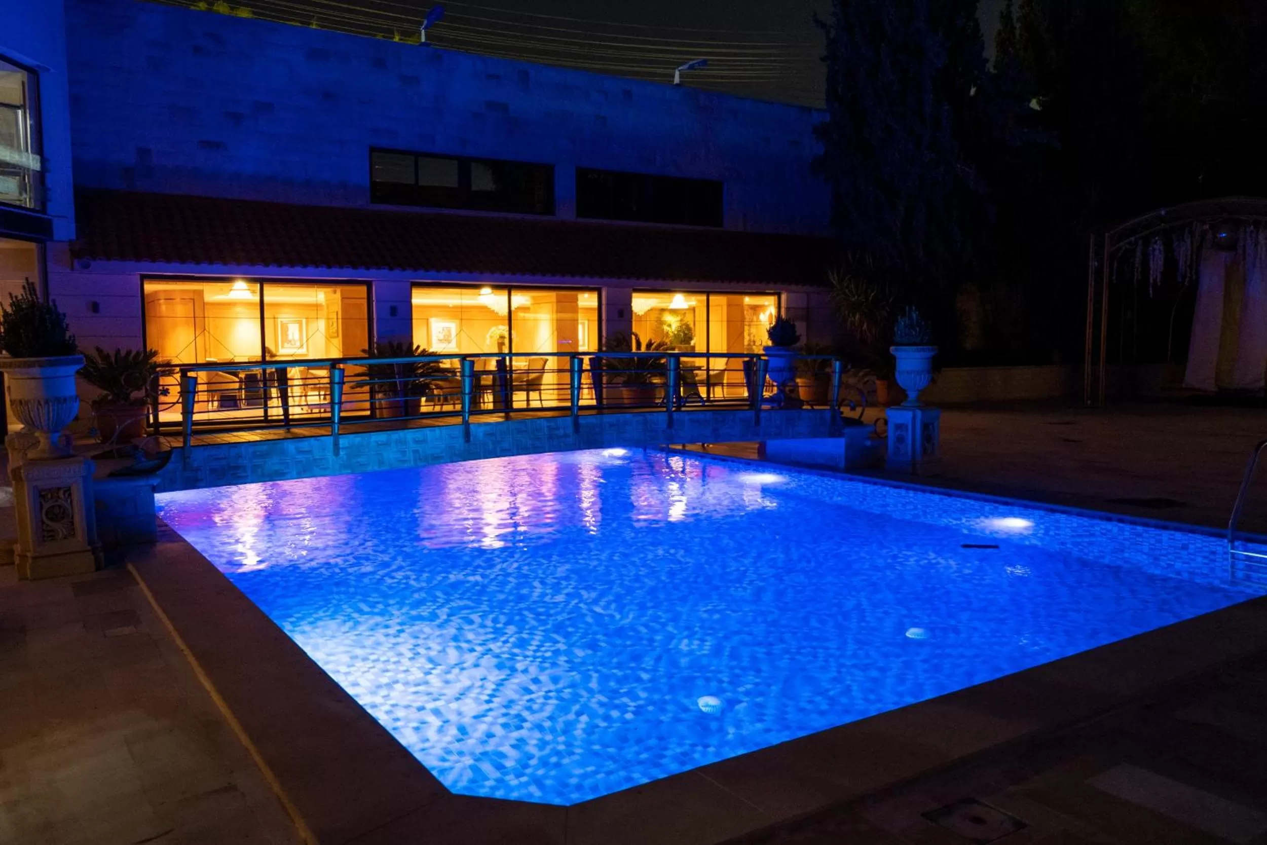 Swimming pool in Amman International Hotel