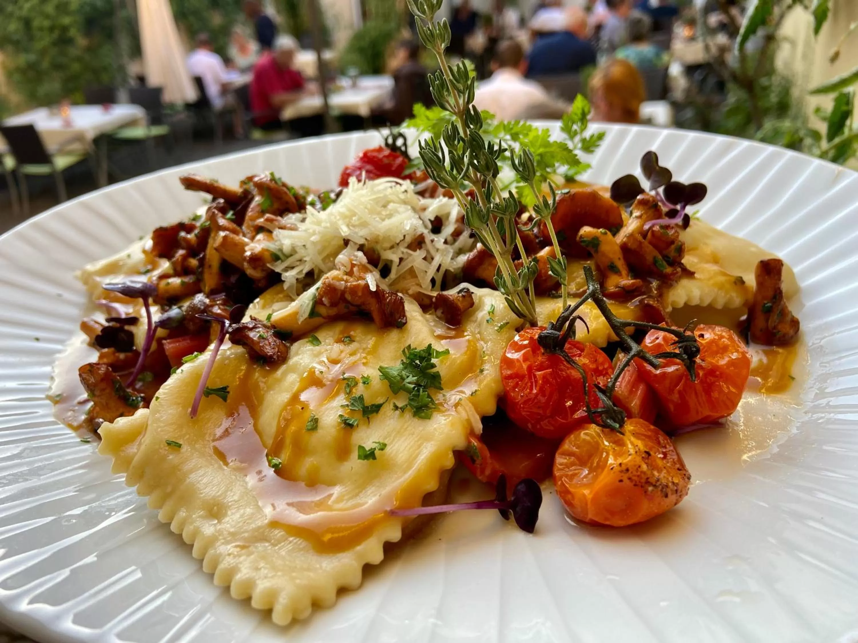 Restaurant/places to eat in Hotel Europa