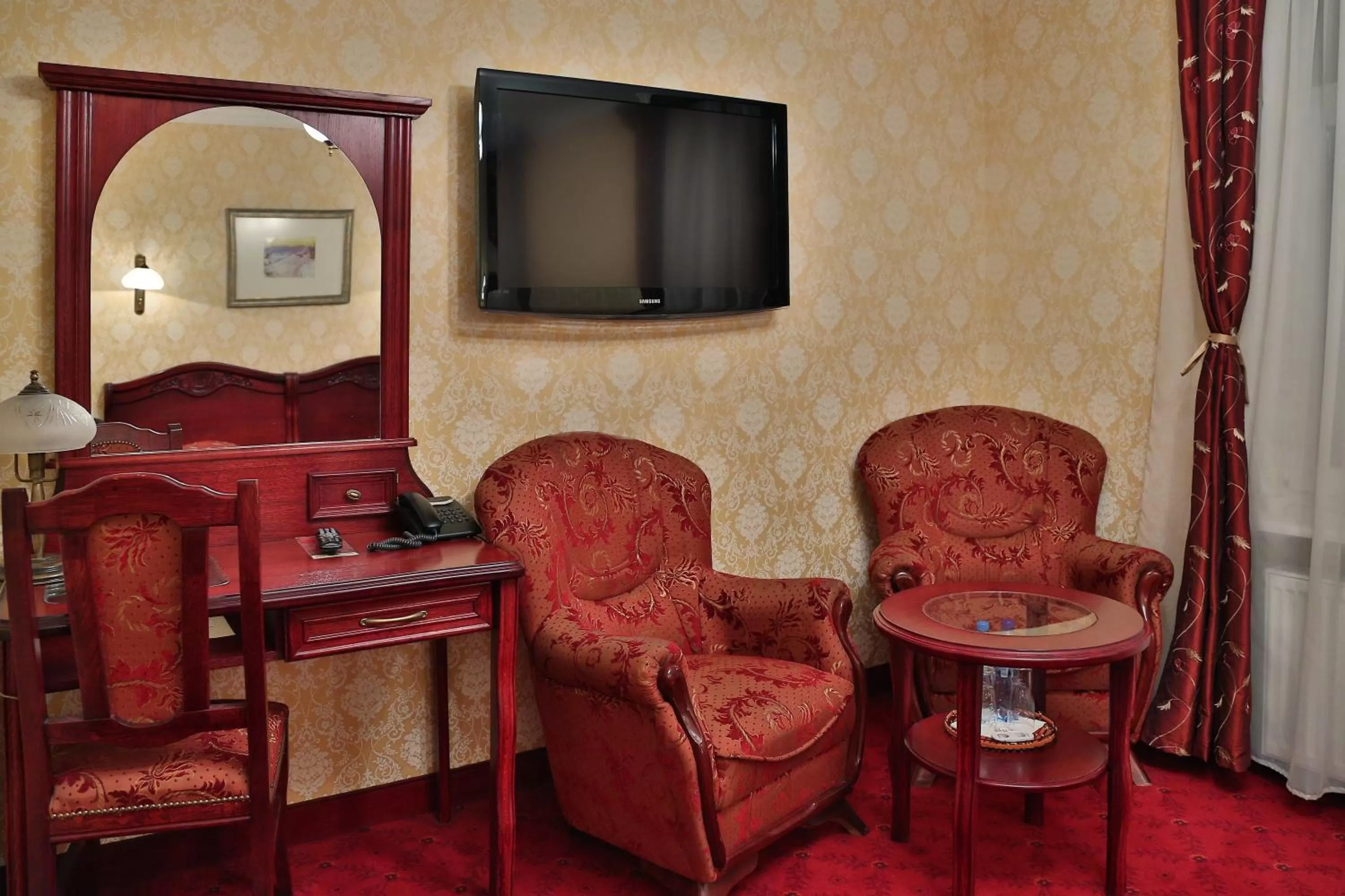 Seating area, TV/Entertainment Center in Willa Pod Zamkiem