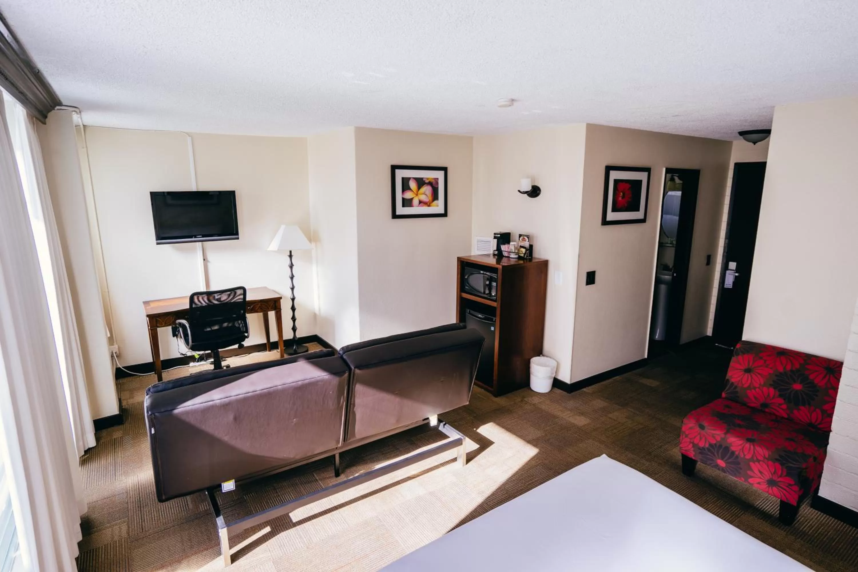 Photo of the whole room in Stay Hotel Waikiki