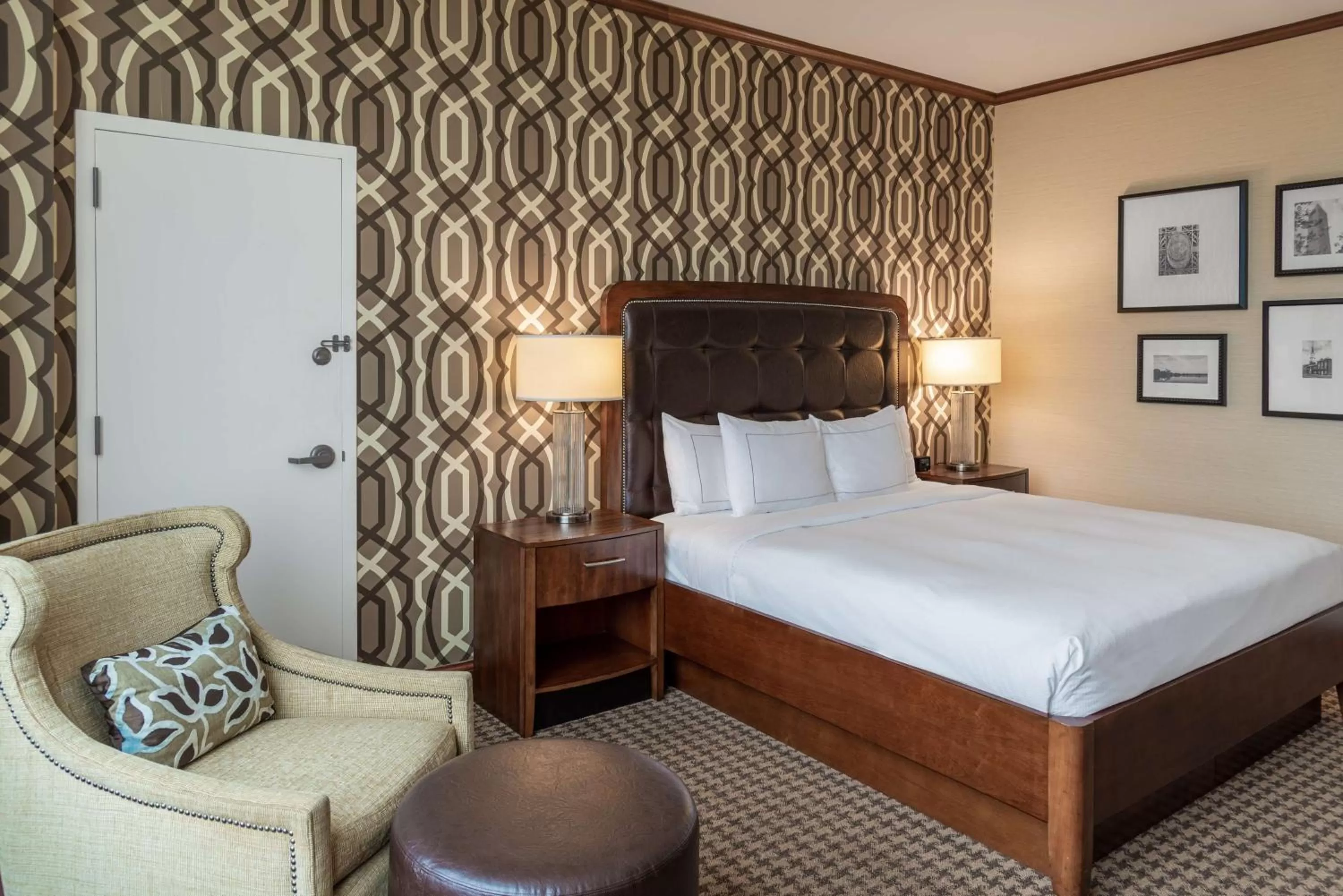 Bed in Hilton Alexandria Mark Center