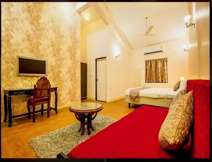 Living room, Bed in The Center Court Resort & Spa