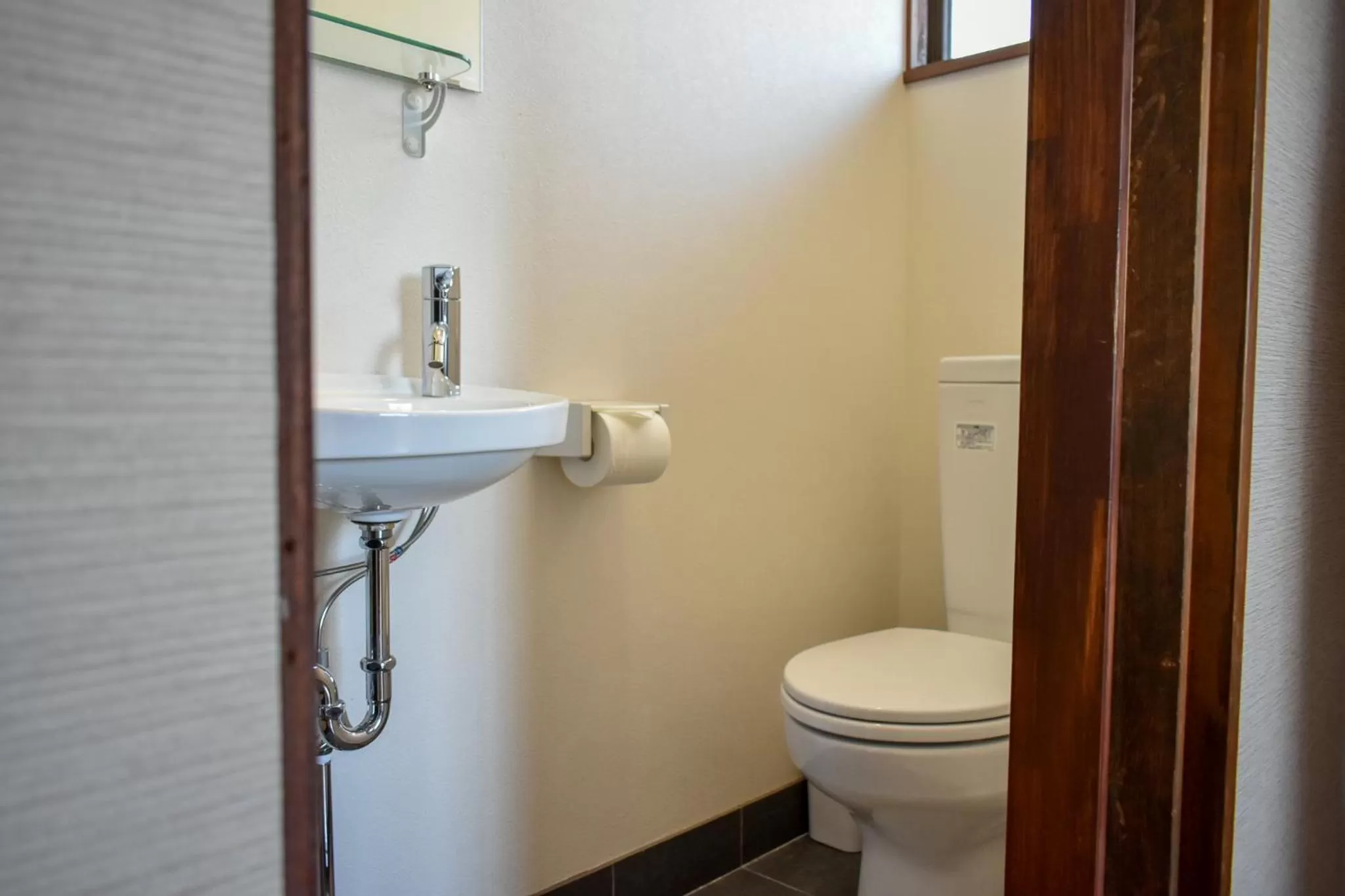 Toilet in Panketo Lodge & Yoga Studio